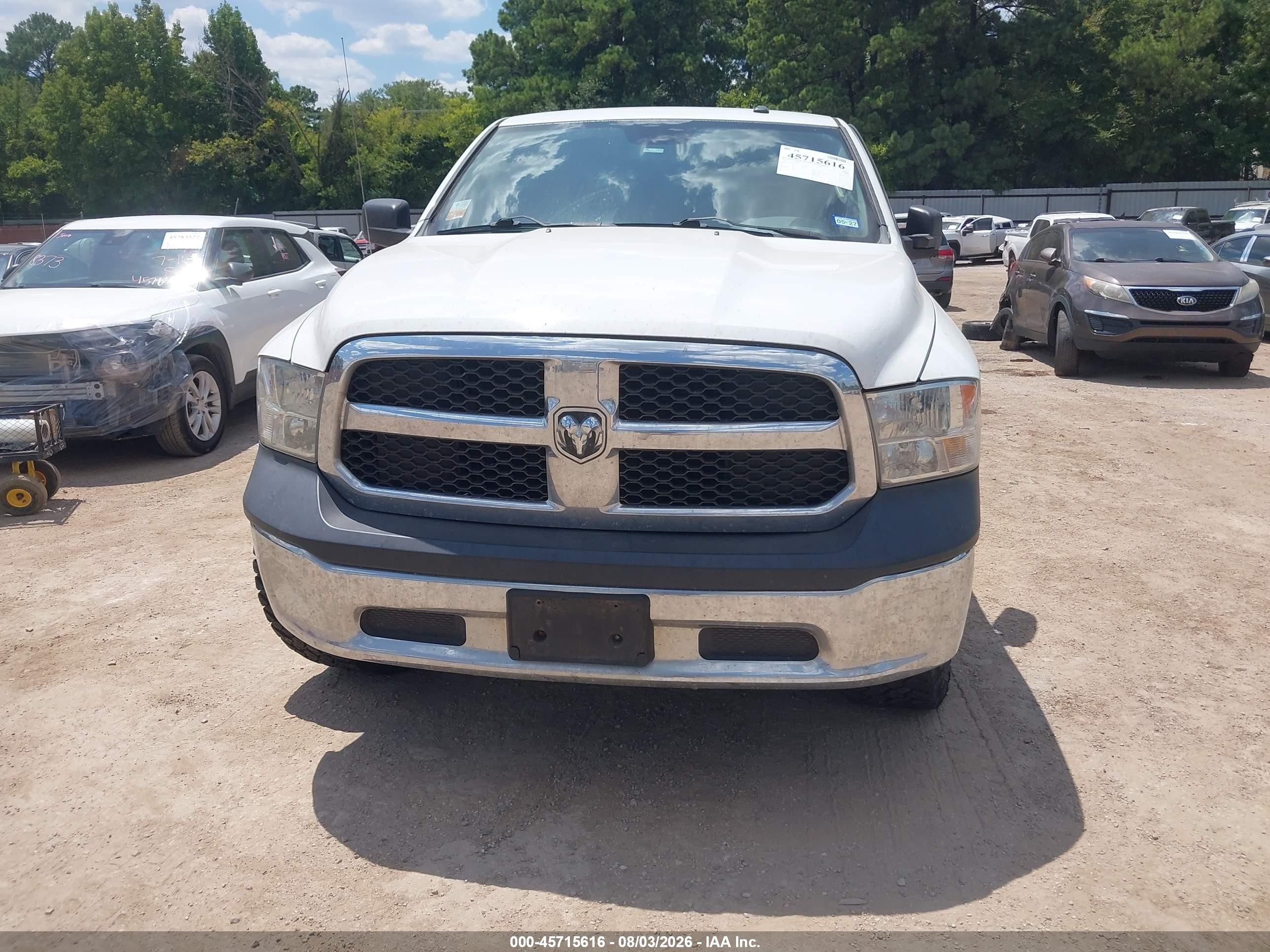 2015 Ram 1500 Tradesman Белый vin: 3C6RR7KT9FG631709