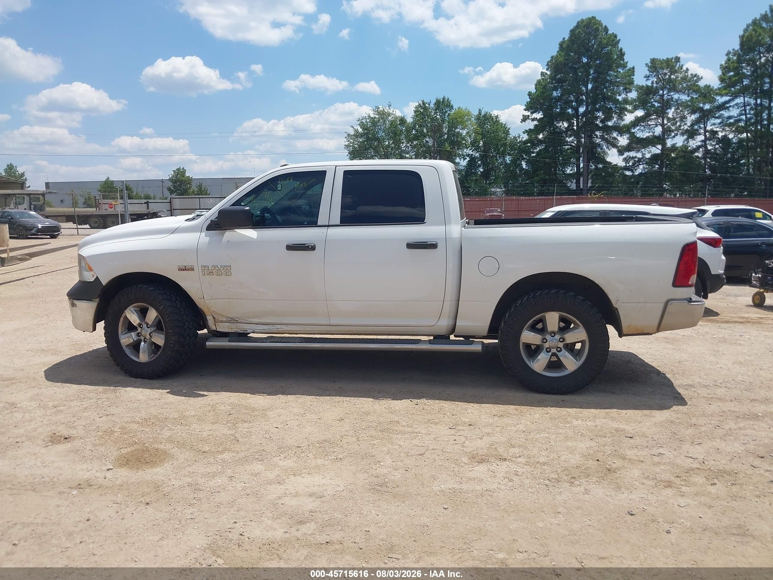 2015 Ram 1500 Tradesman Белый vin: 3C6RR7KT9FG631709