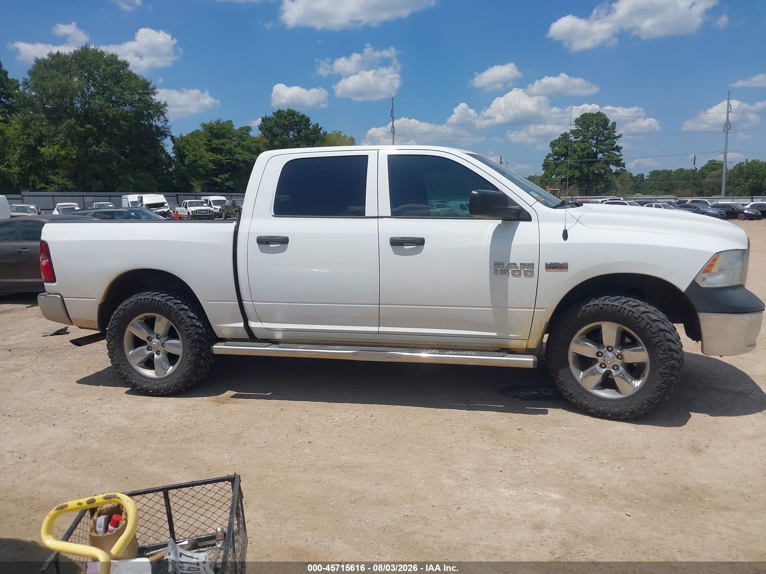 2015 Ram 1500 Tradesman Белый vin: 3C6RR7KT9FG631709