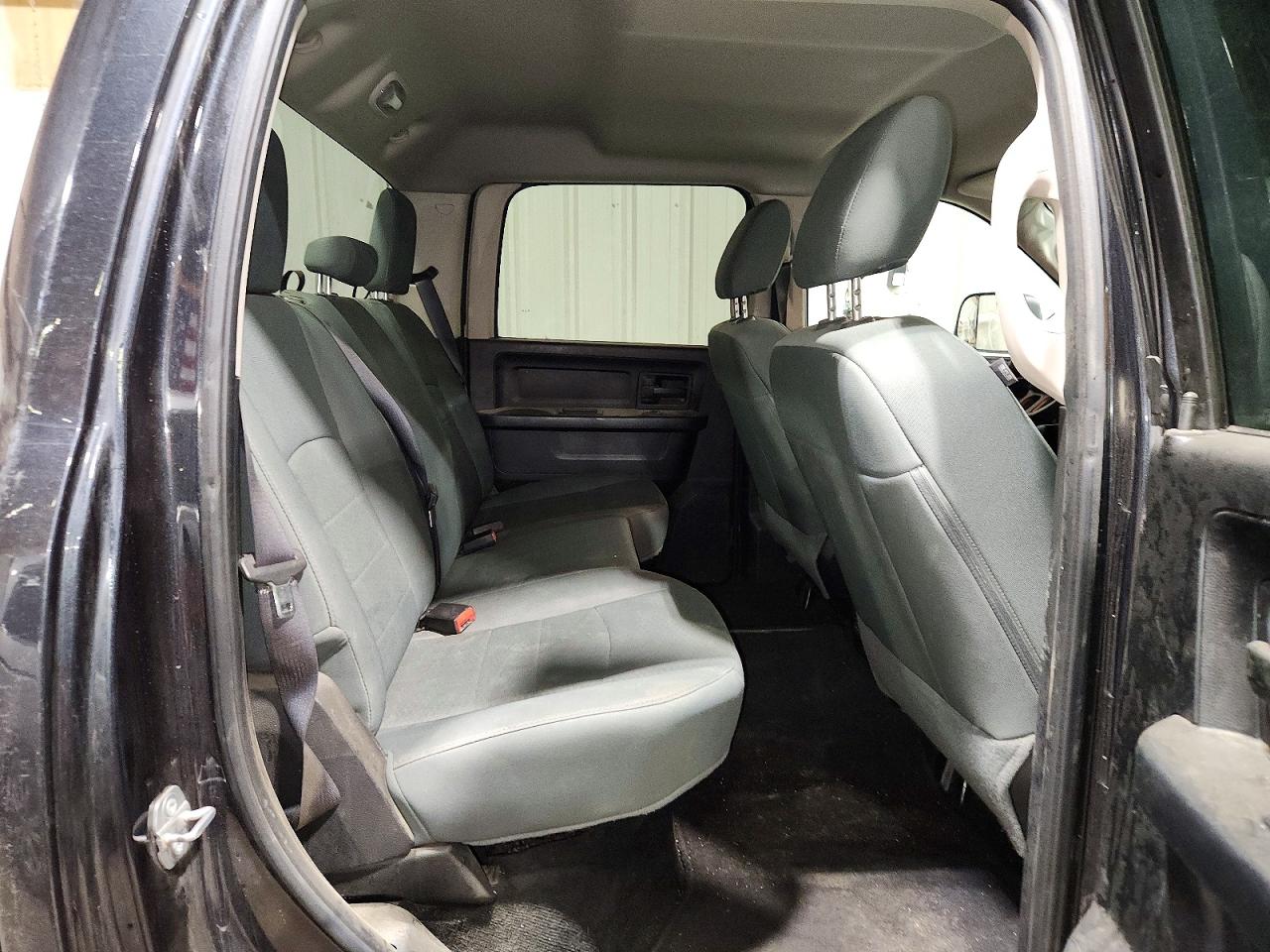 2015 Ram 1500 St Серый vin: 3C6RR7KTXFG660880