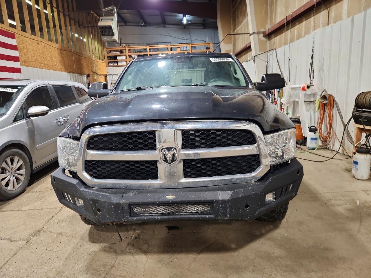 2015 Ram 1500 St Серый vin: 3C6RR7KTXFG660880