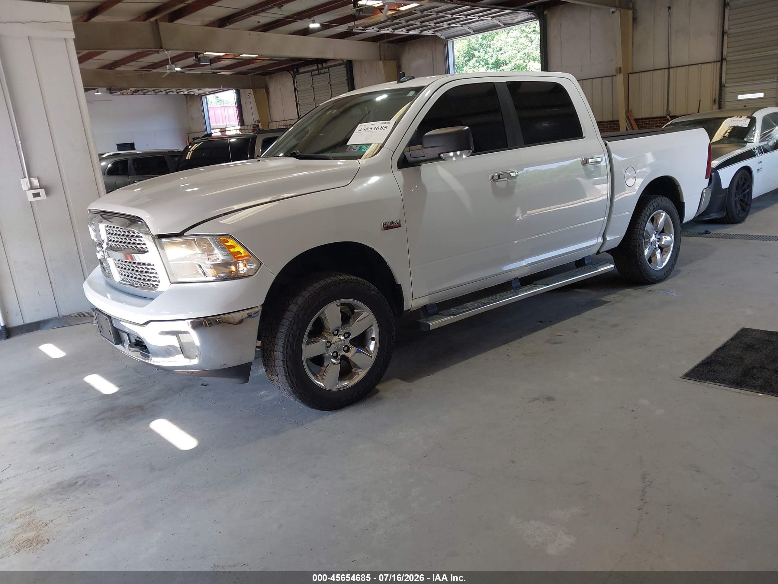 2015 Ram 1500 Big Horn White vin: 3C6RR7LT2FG666221