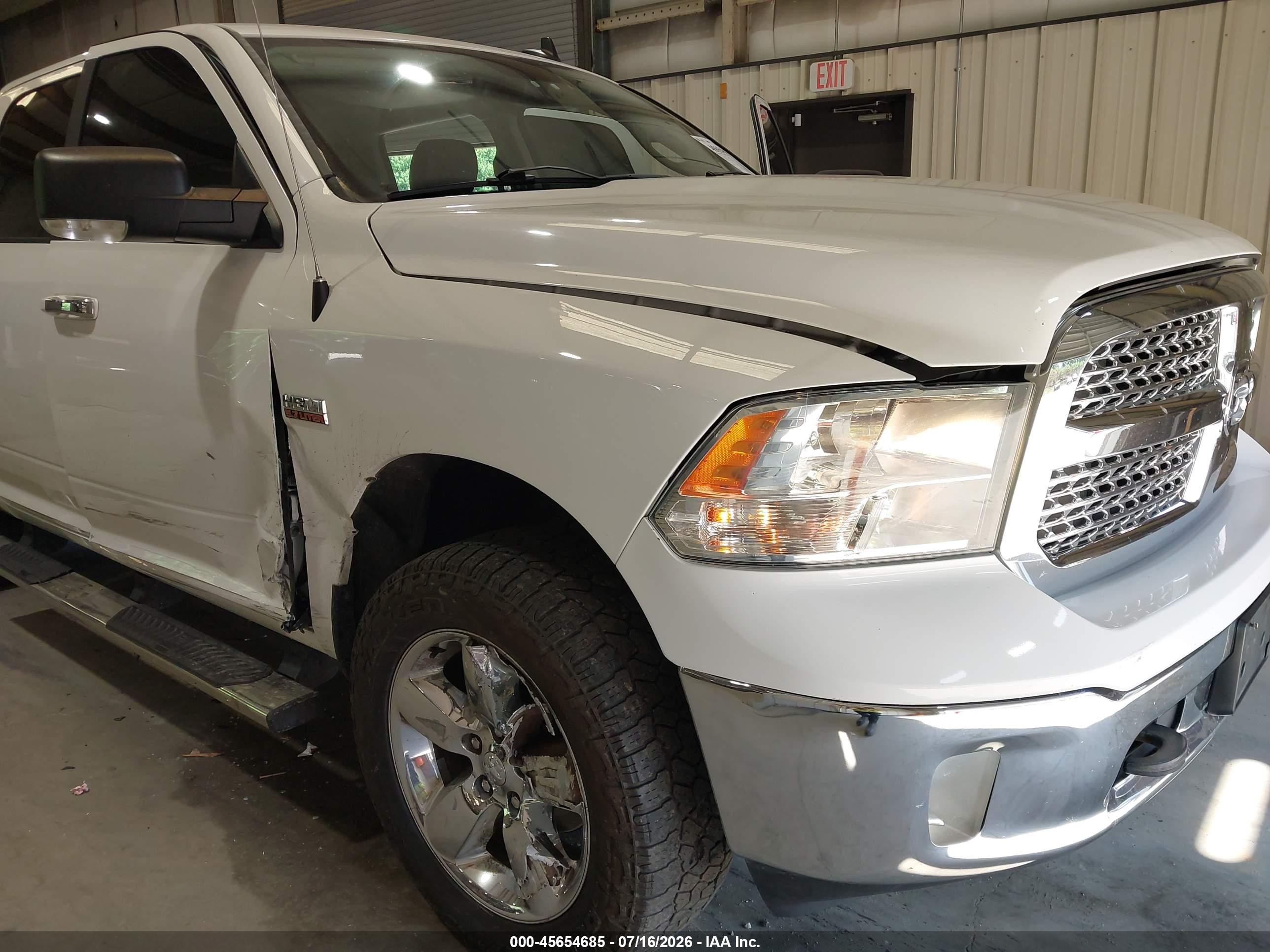 2015 Ram 1500 Big Horn White vin: 3C6RR7LT2FG666221