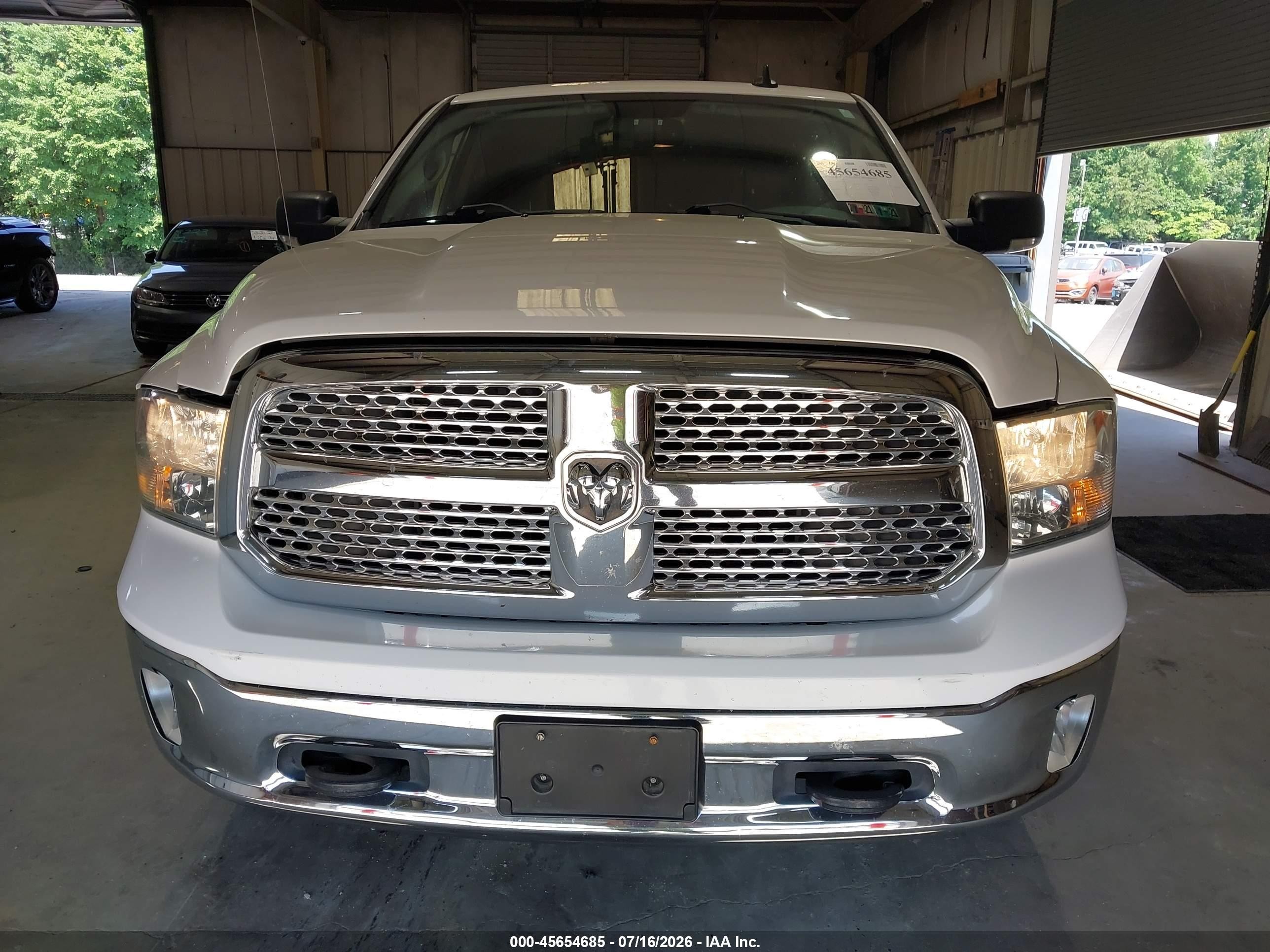 2015 Ram 1500 Big Horn White vin: 3C6RR7LT2FG666221