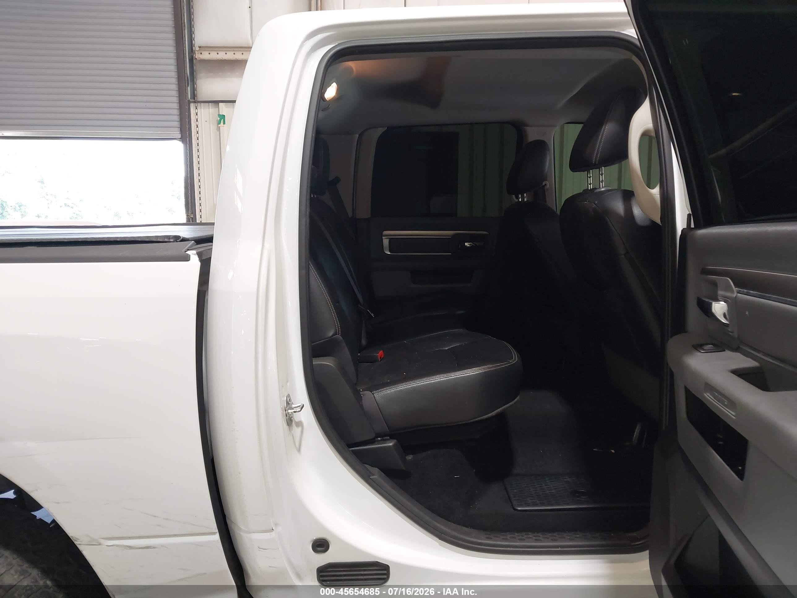 2015 Ram 1500 Big Horn White vin: 3C6RR7LT2FG666221