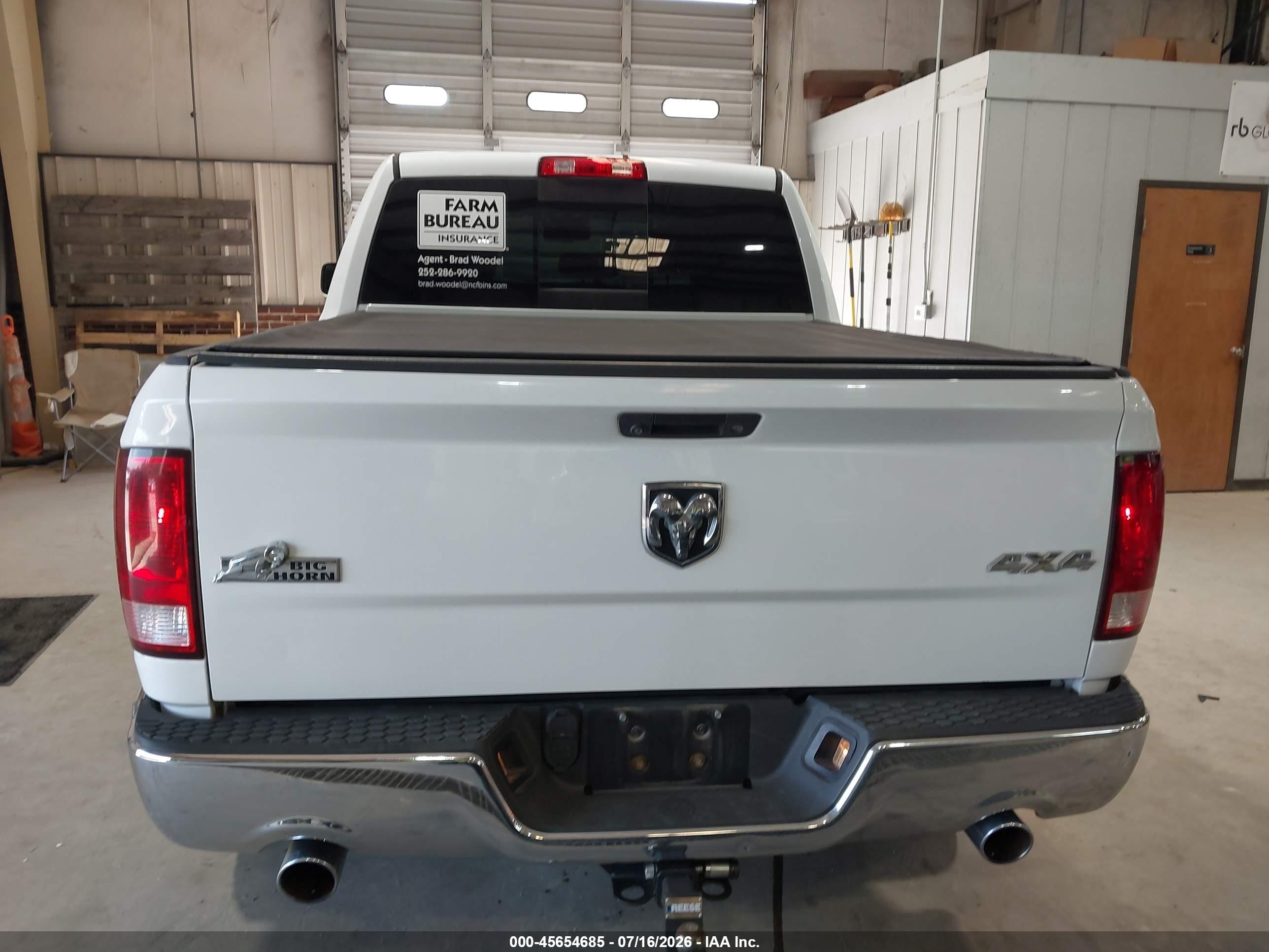 2015 Ram 1500 Big Horn White vin: 3C6RR7LT2FG666221