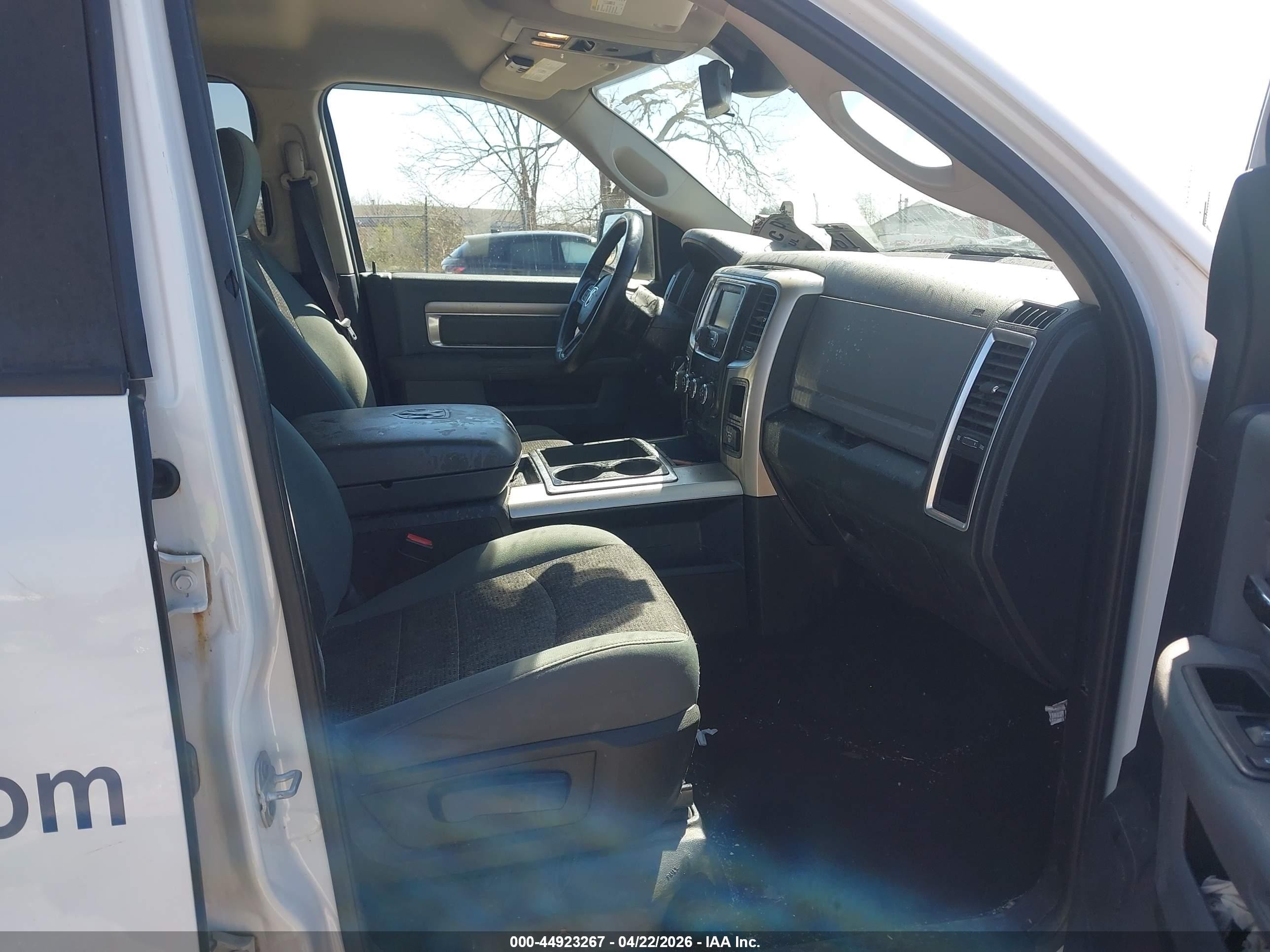 2015 Ram 1500 Big Horn White vin: 3C6RR7LT4FG549787