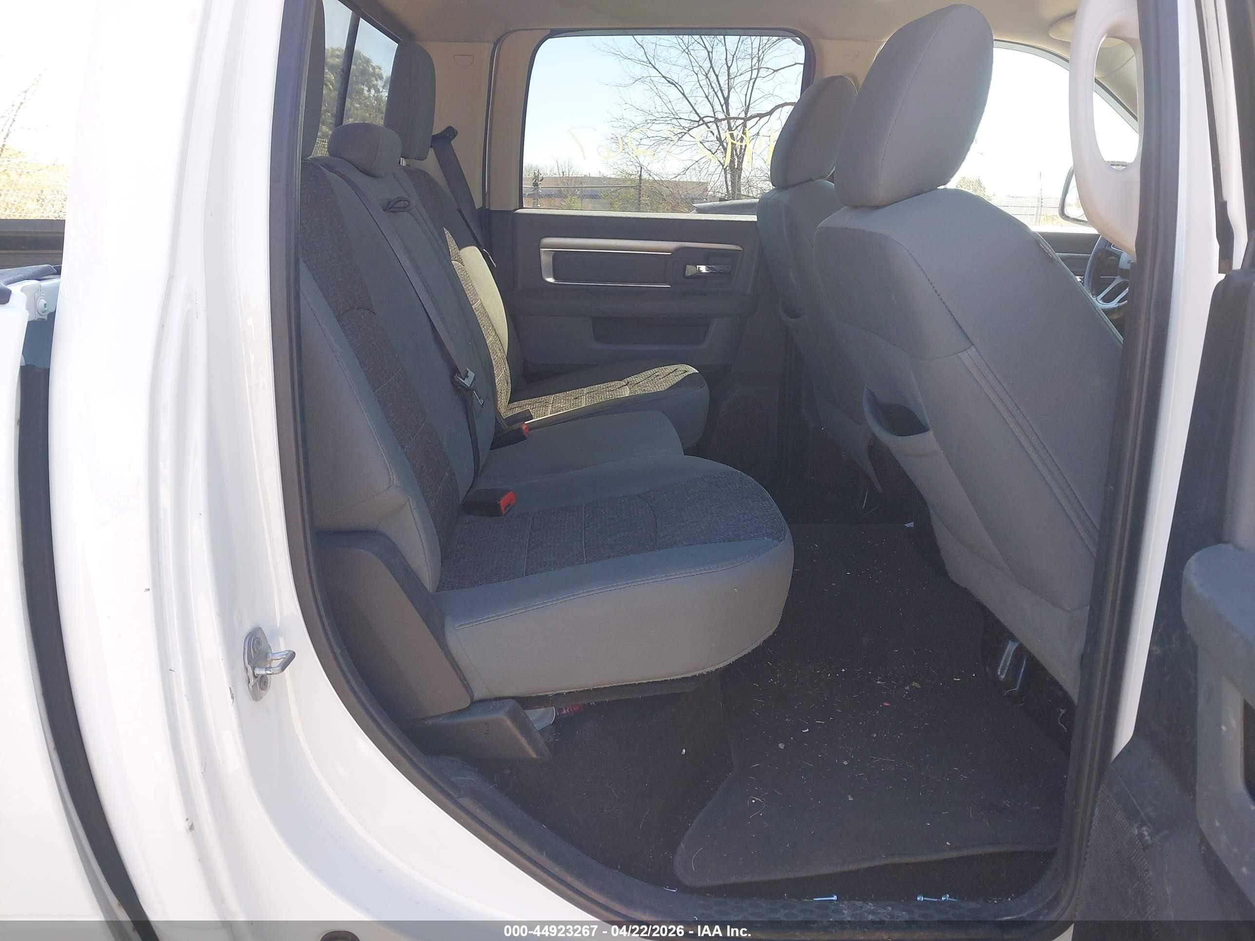 2015 Ram 1500 Big Horn White vin: 3C6RR7LT4FG549787