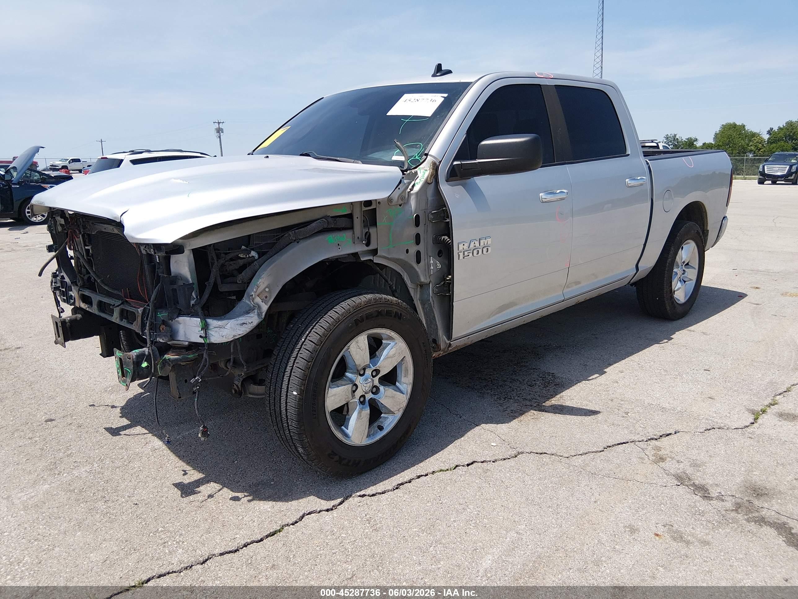 2015 Ram 1500 Big Horn Silver vin: 3C6RR7LT4FG596687