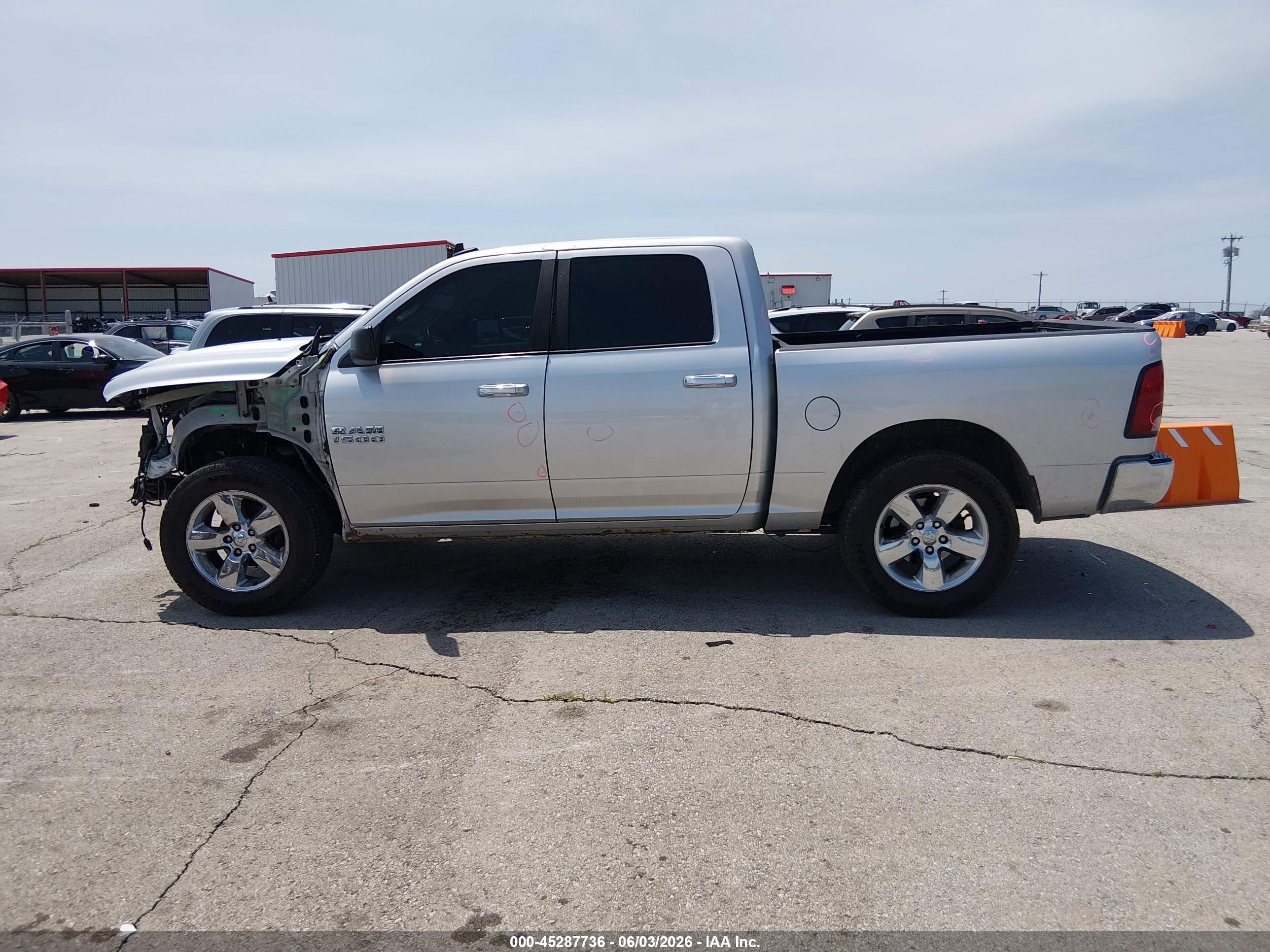 2015 Ram 1500 Big Horn Silver vin: 3C6RR7LT4FG596687