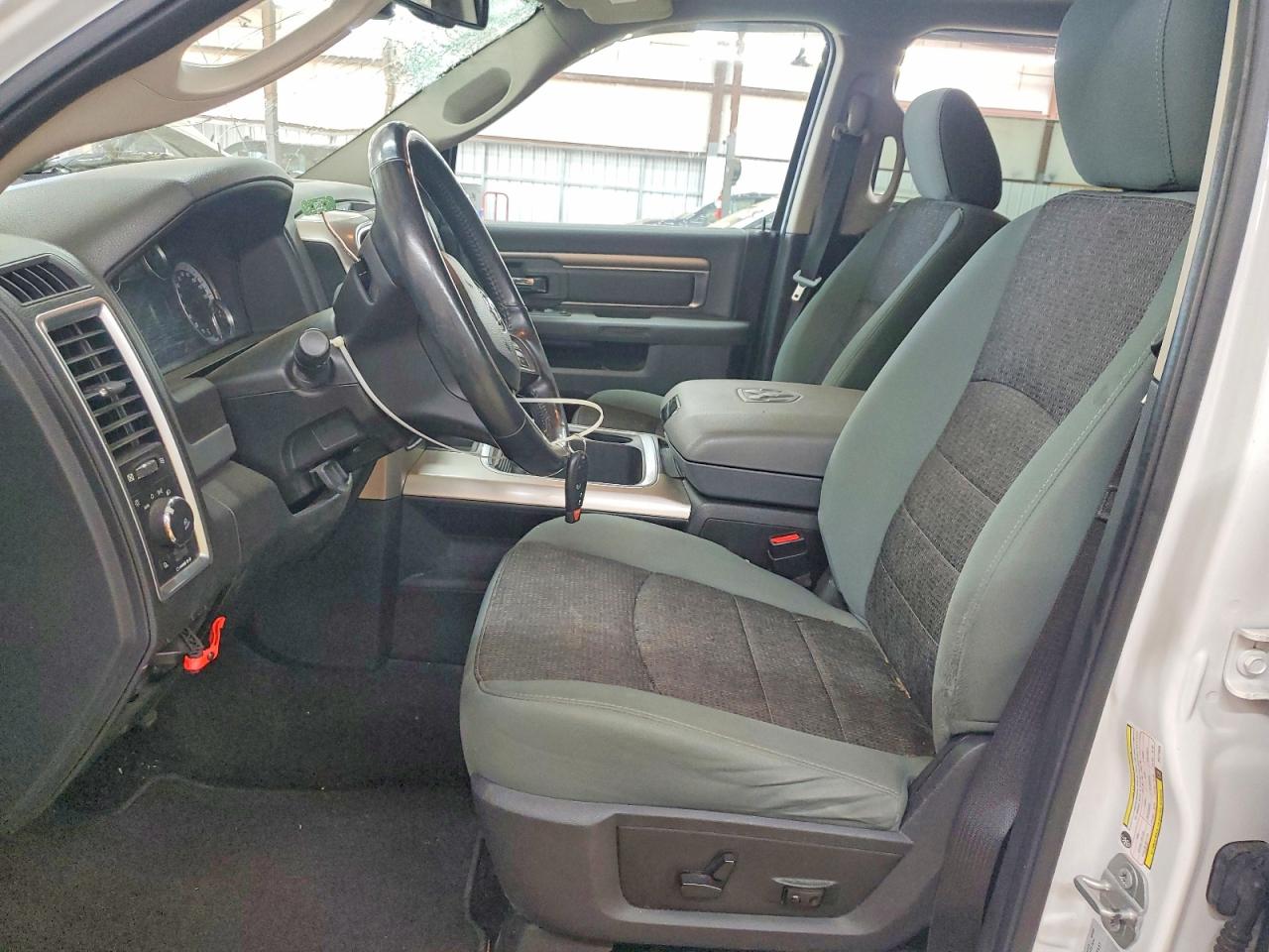 2017 Ram 1500 Slt White vin: 3C6RR7LT5HG774626