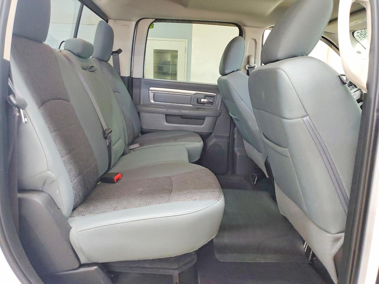 2017 Ram 1500 Slt White vin: 3C6RR7LT5HG774626