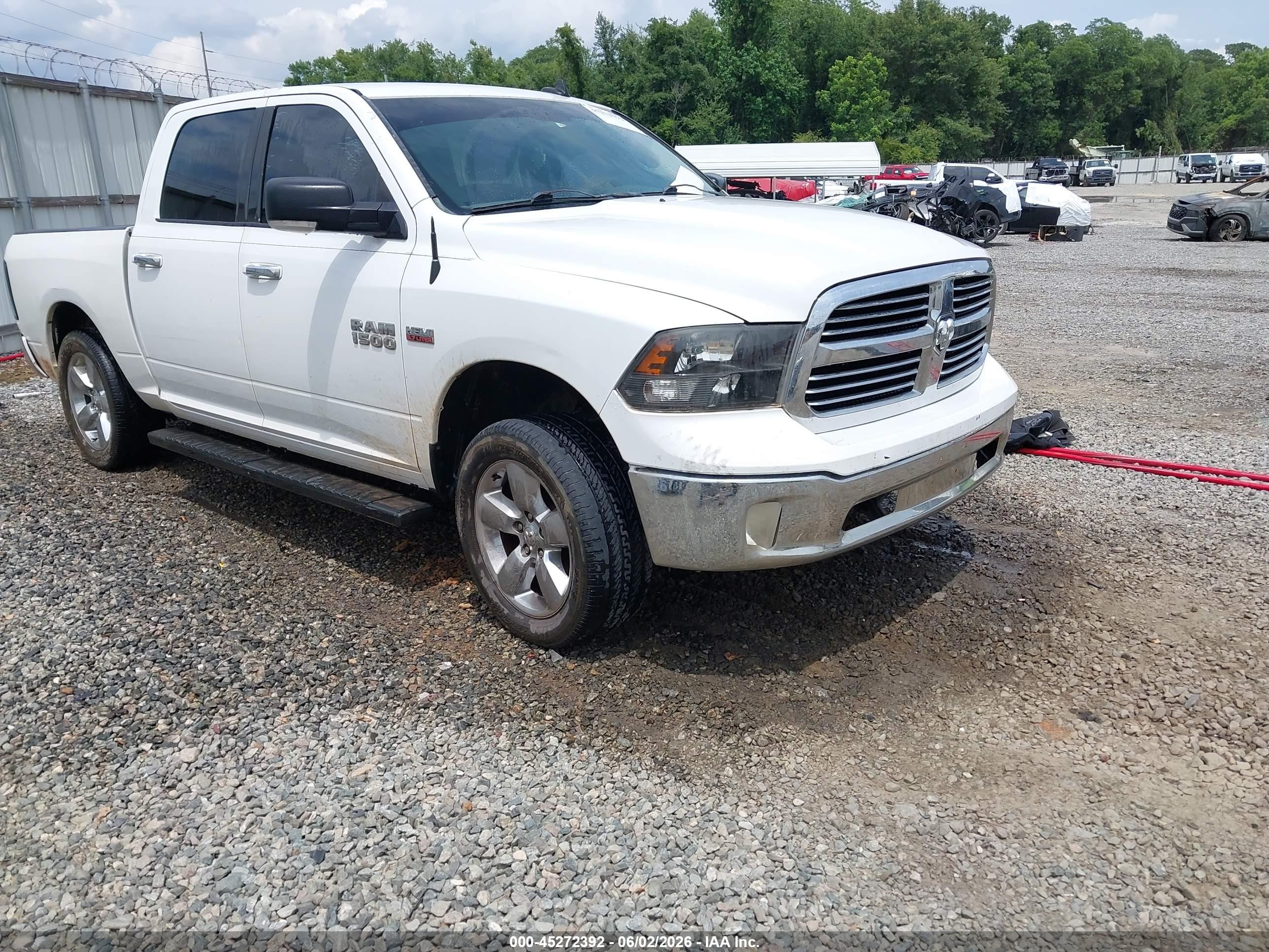 2015 Ram 1500 Big Horn Белый vin: 3C6RR7LT9FG598967