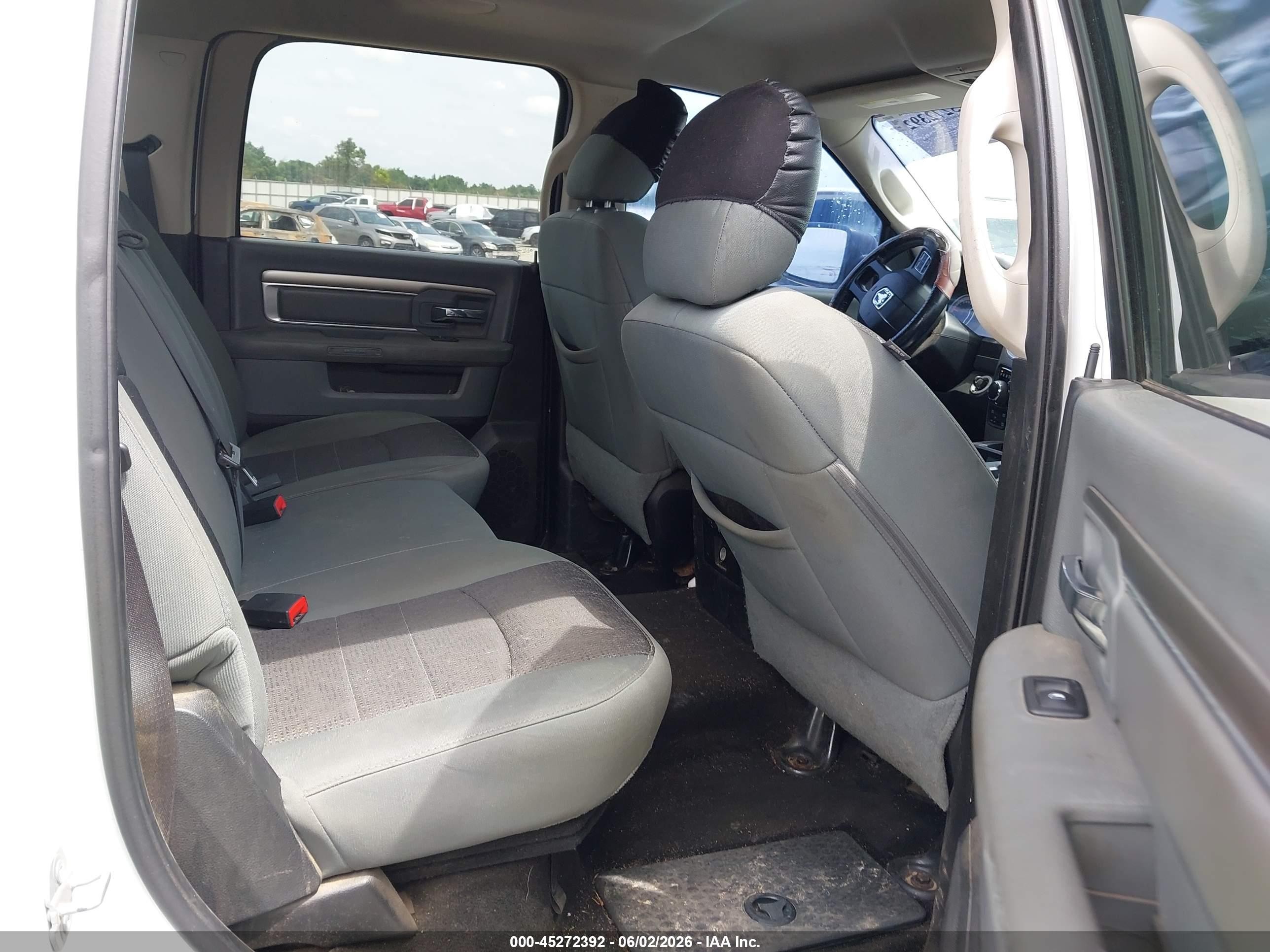 2015 Ram 1500 Big Horn Белый vin: 3C6RR7LT9FG598967