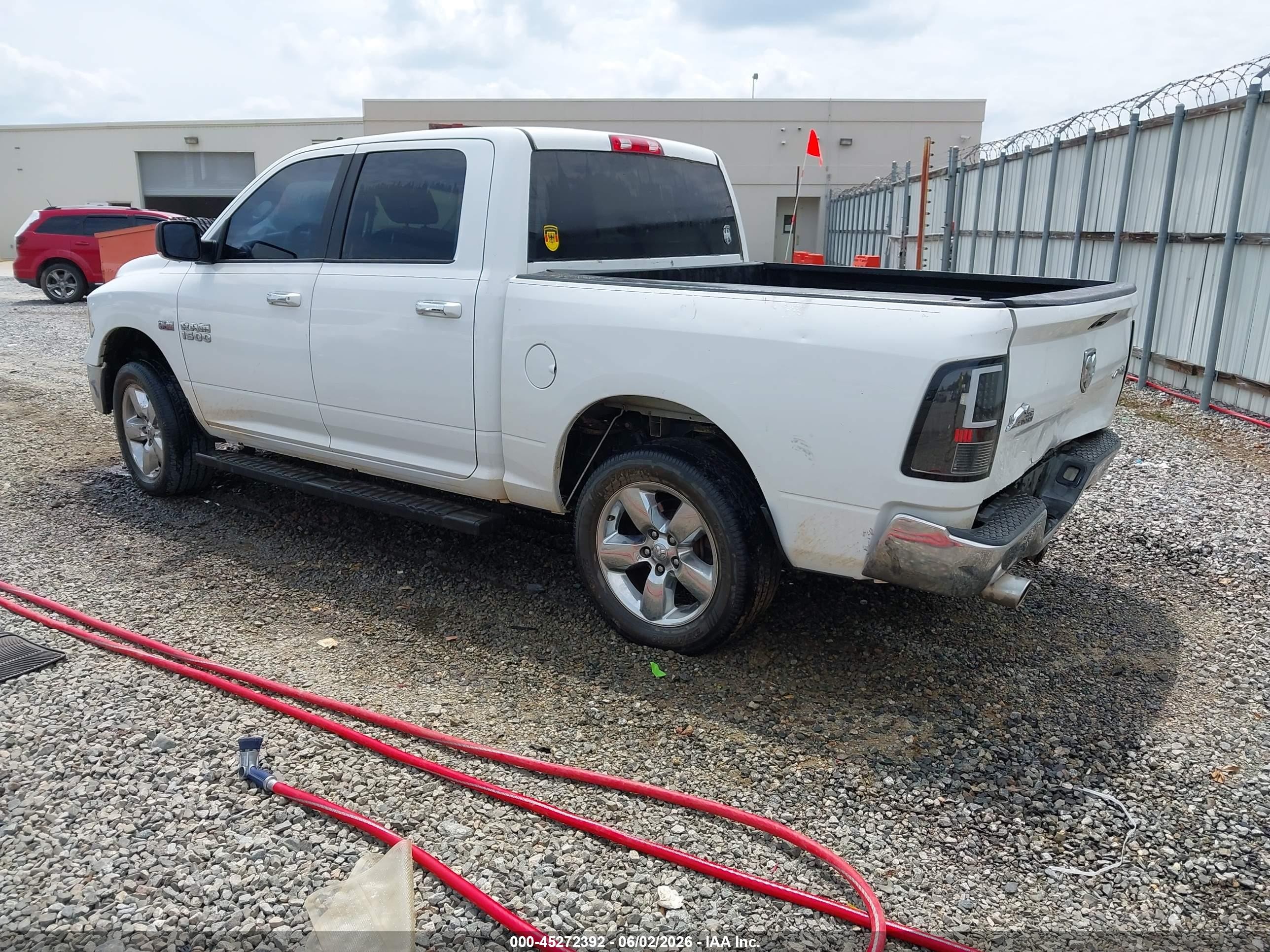 2015 Ram 1500 Big Horn Белый vin: 3C6RR7LT9FG598967
