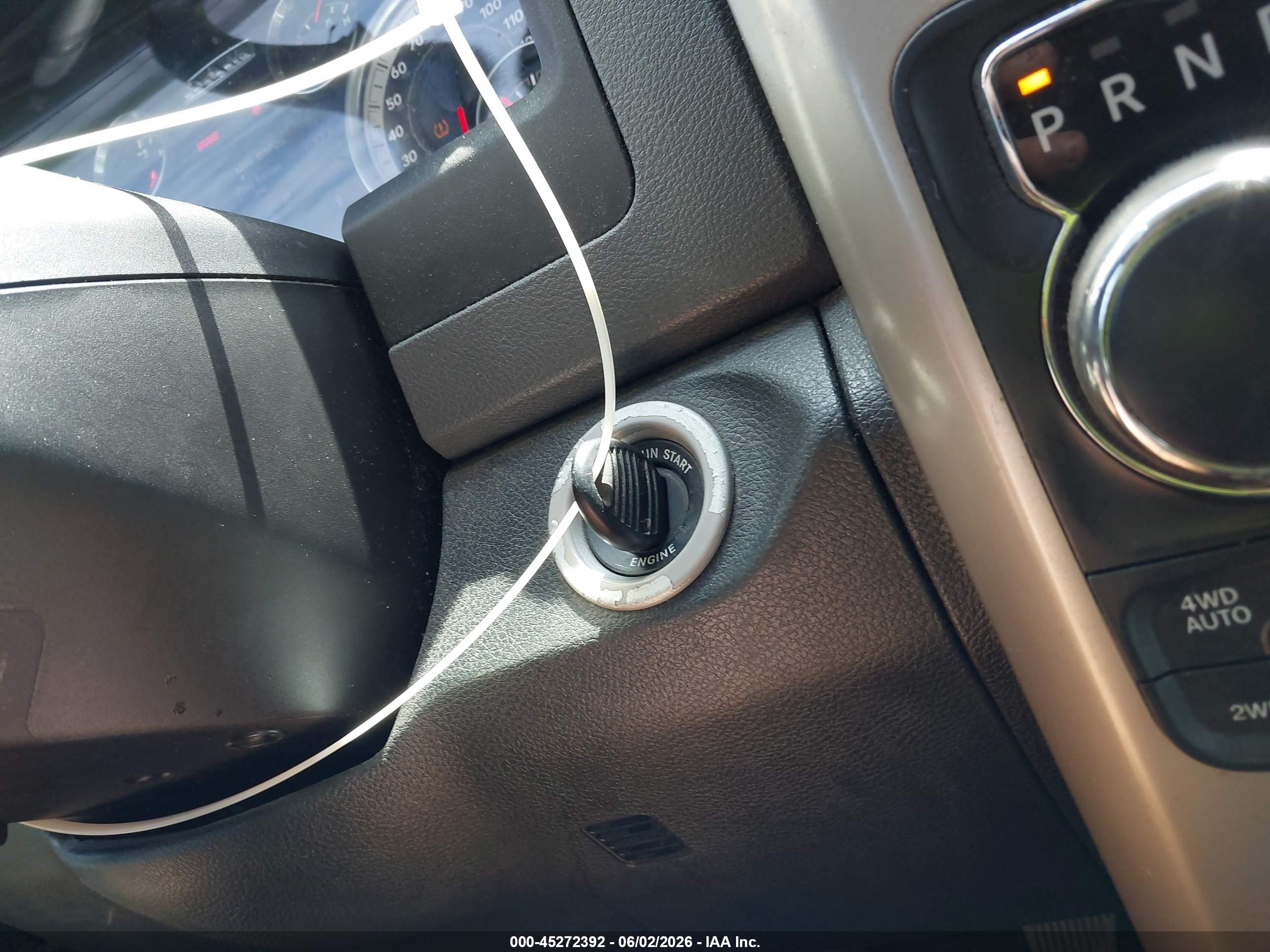 2015 Ram 1500 Big Horn Белый vin: 3C6RR7LT9FG598967
