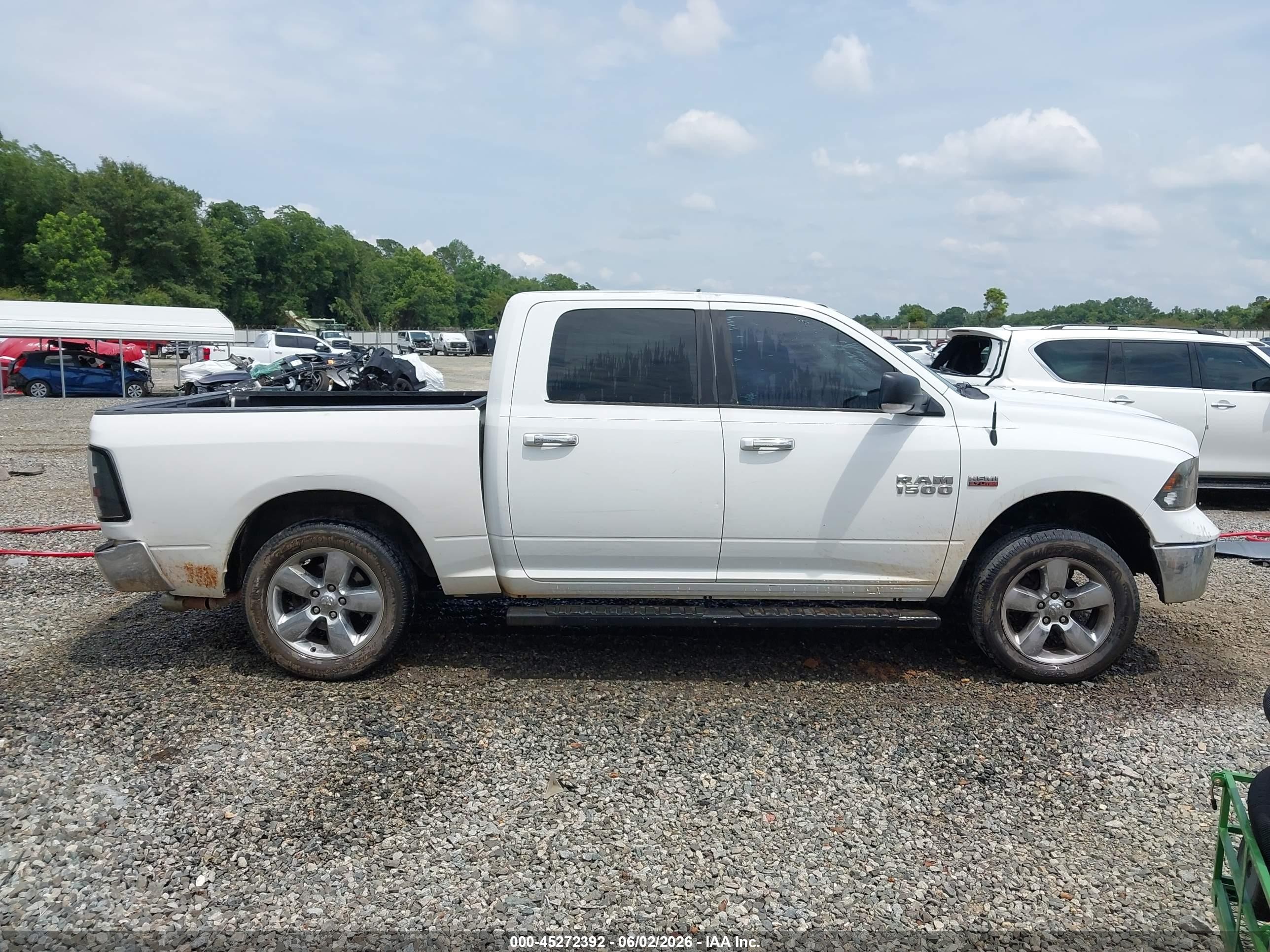 2015 Ram 1500 Big Horn Белый vin: 3C6RR7LT9FG598967