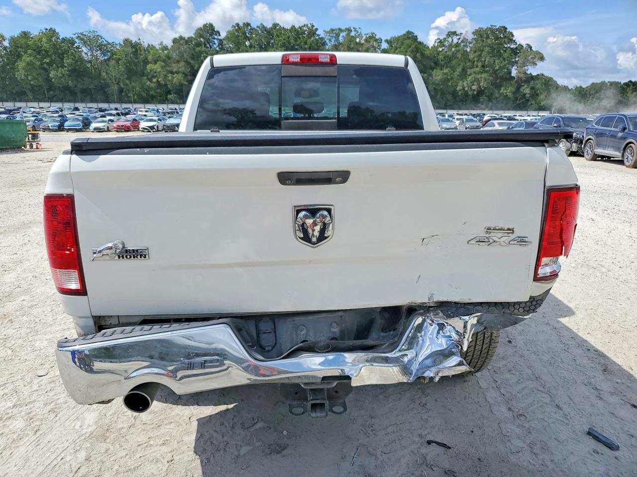 2015 Ram 1500 Slt White vin: 3C6RR7LTXFG711664