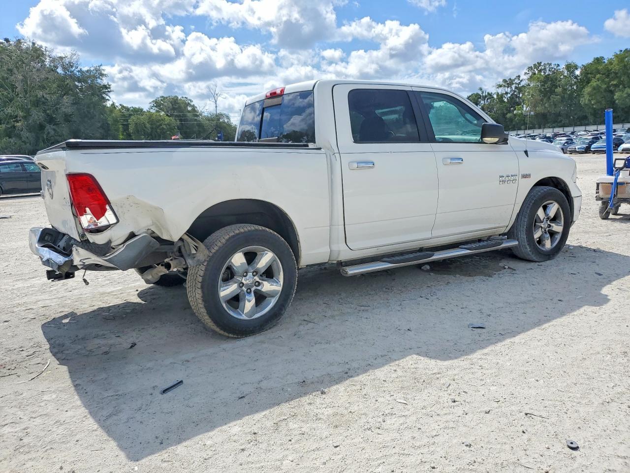 2015 Ram 1500 Slt White vin: 3C6RR7LTXFG711664