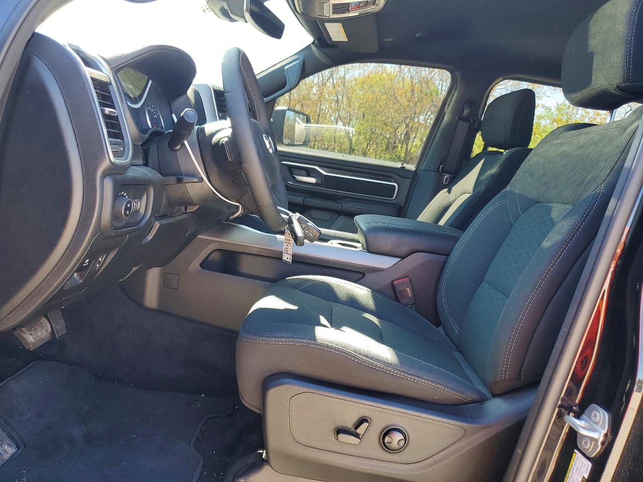2025 Ram 1500 Big Horn Black vin: 3C6SRFFP9S4500879