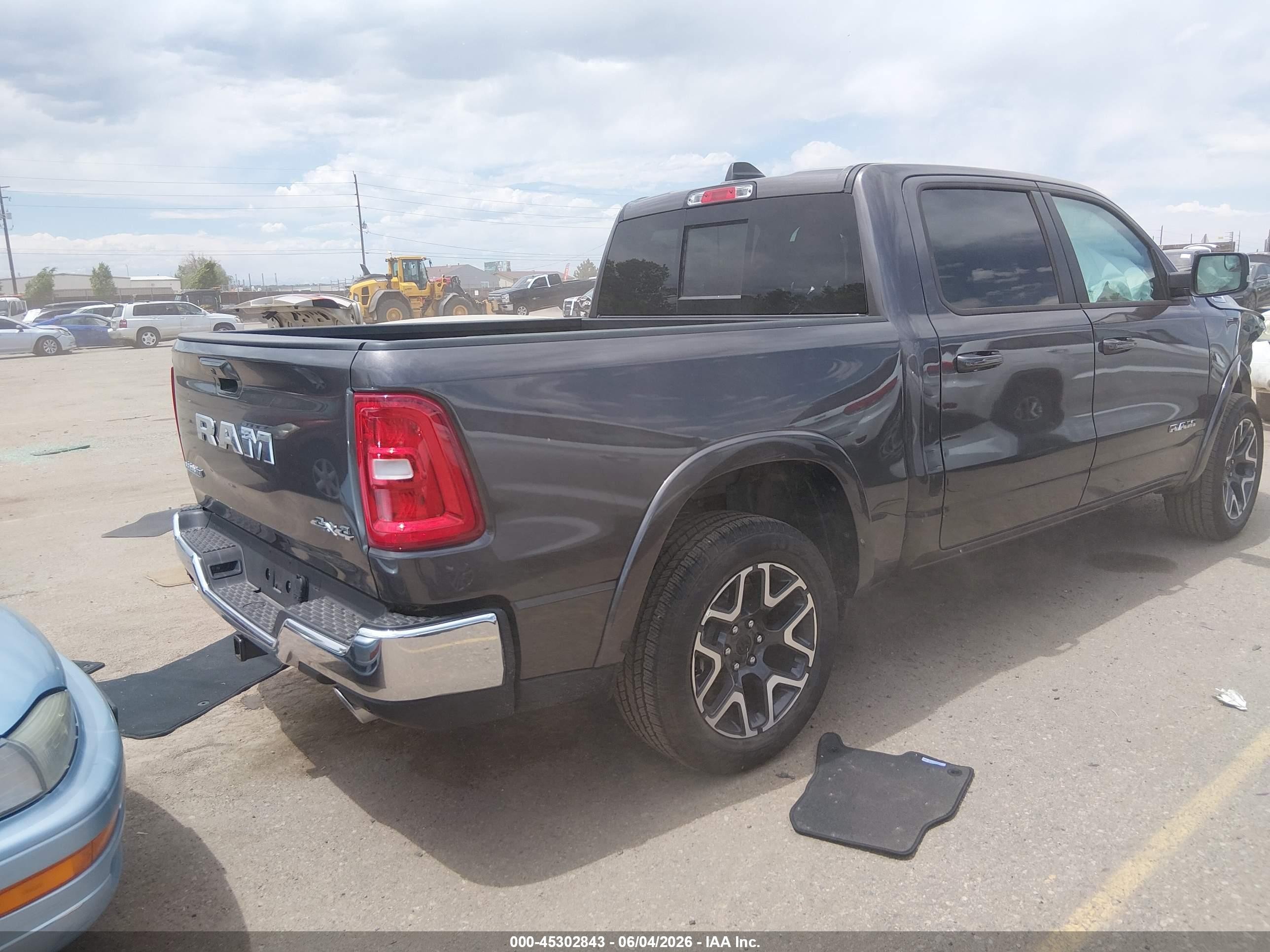 2026 Ram 1500 Laramie  4x4 5'7 Box Черный vin: 3C6SRFJP0T4170817
