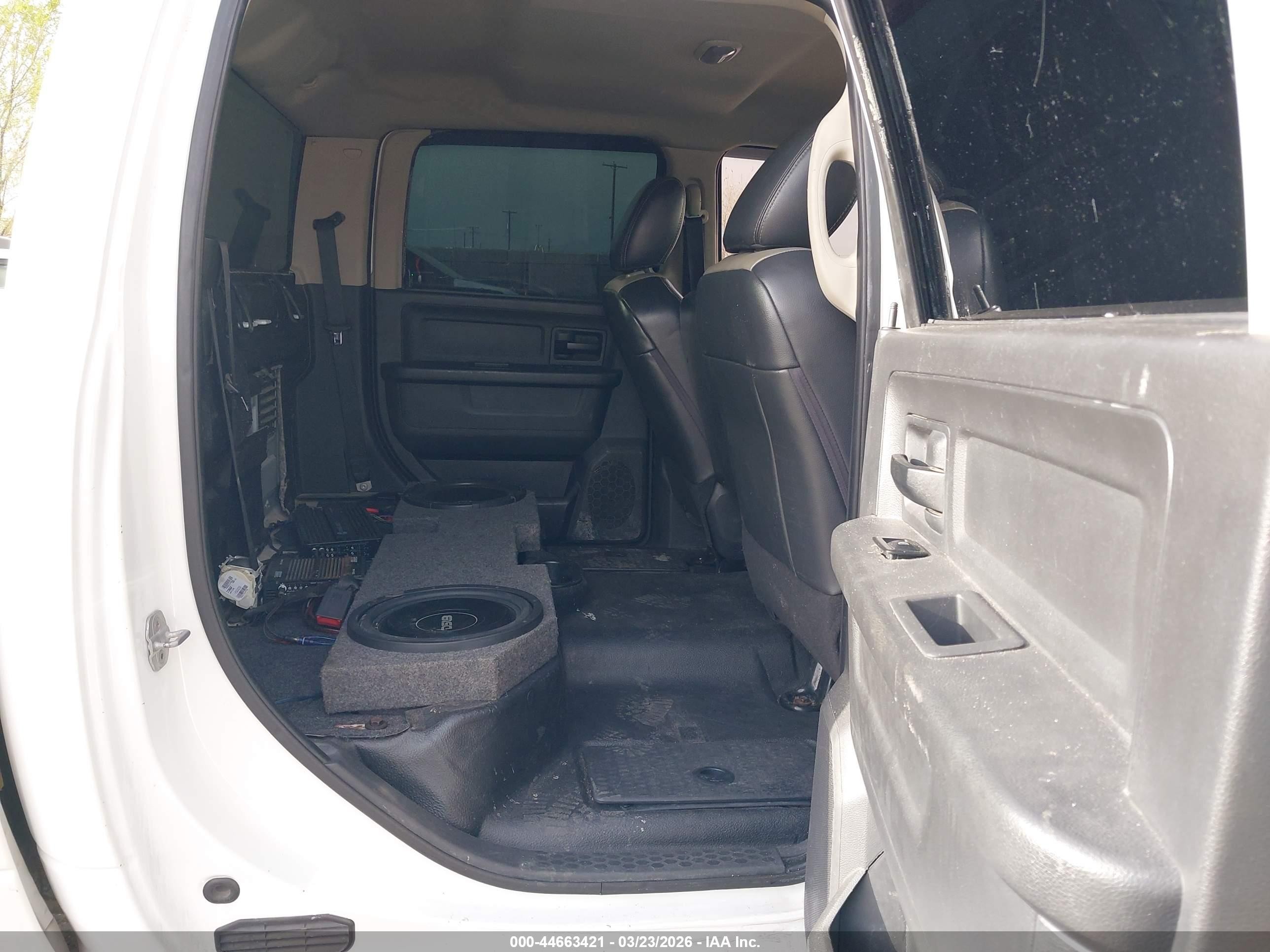 2012 Ram 2500 St White vin: 3C6TD4HL1CG315002