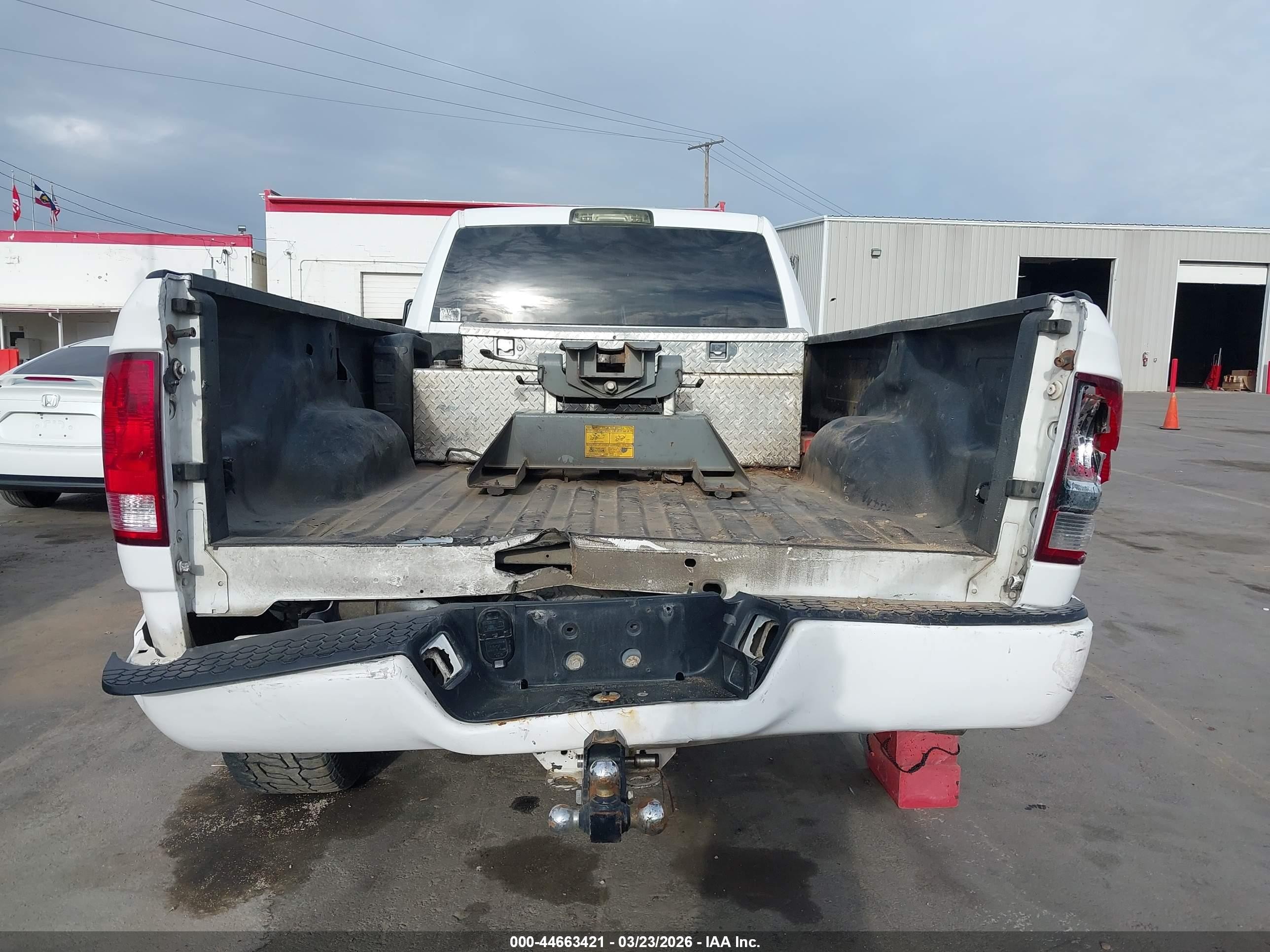 2012 Ram 2500 St White vin: 3C6TD4HL1CG315002