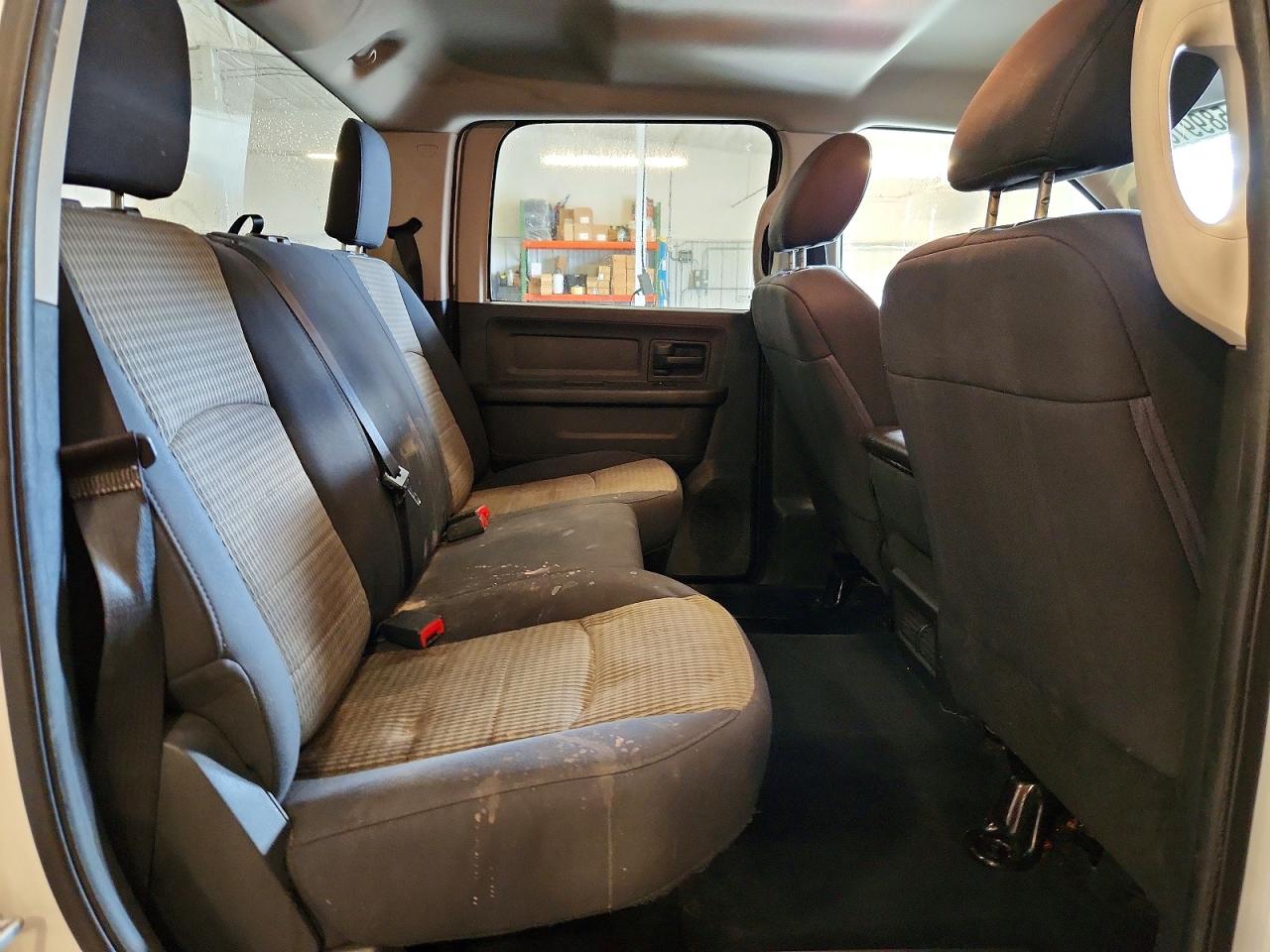 2012 Dodge Ram 2500 St White vin: 3C6TD5CT1CG319712