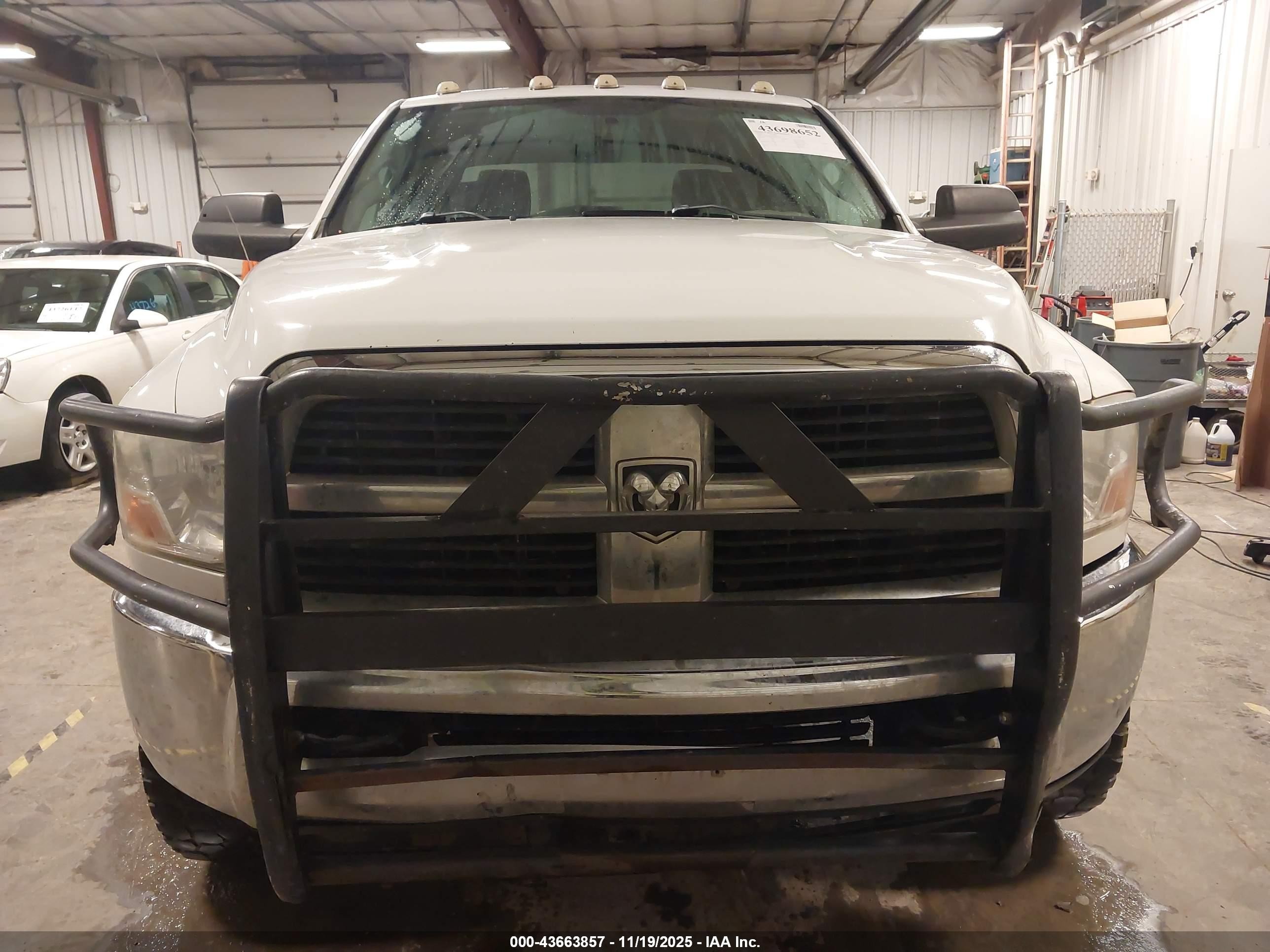 2012 Ram 2500 St White vin: 3C6TD5CT7CG166107