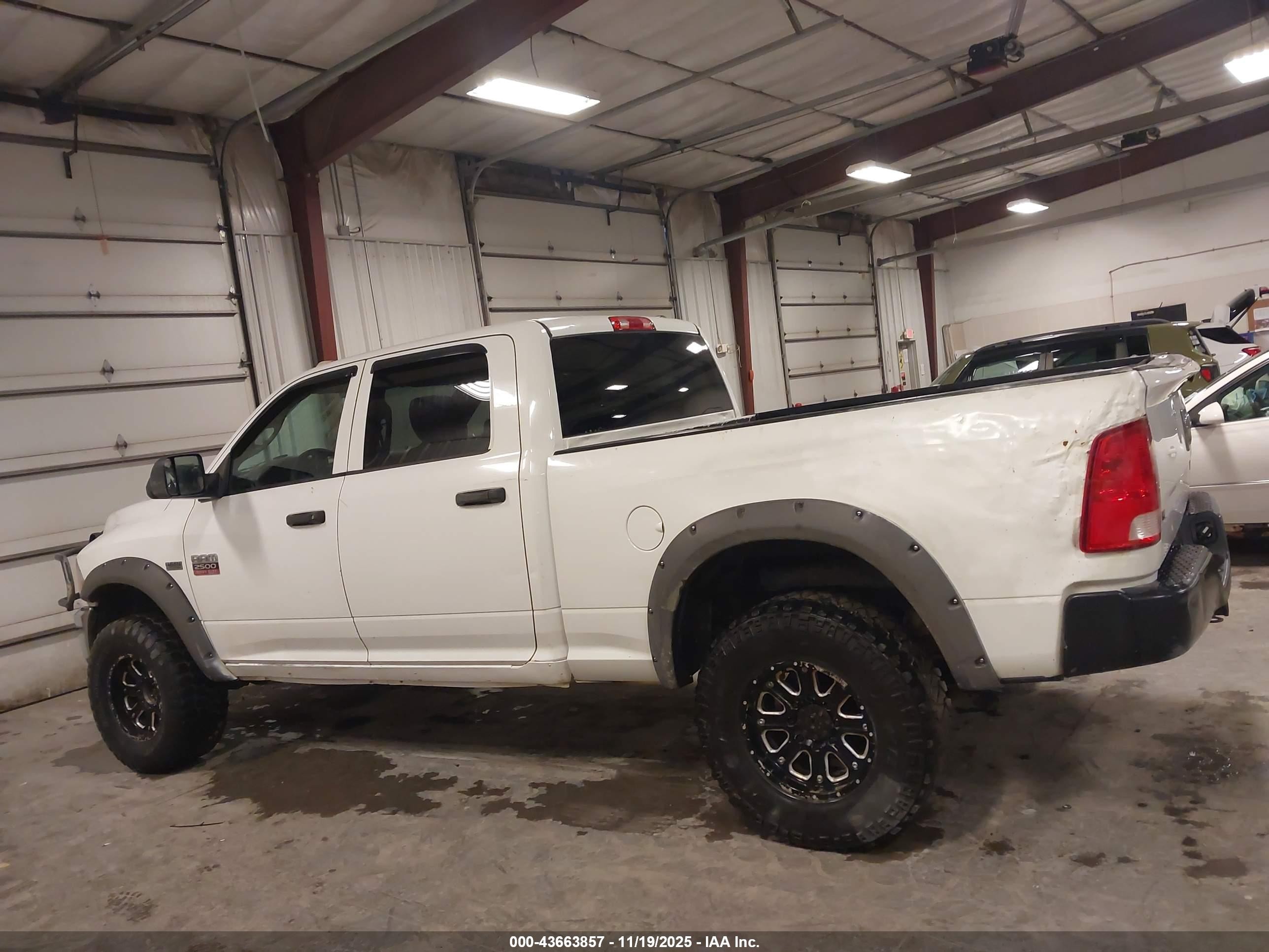2012 Ram 2500 St White vin: 3C6TD5CT7CG166107