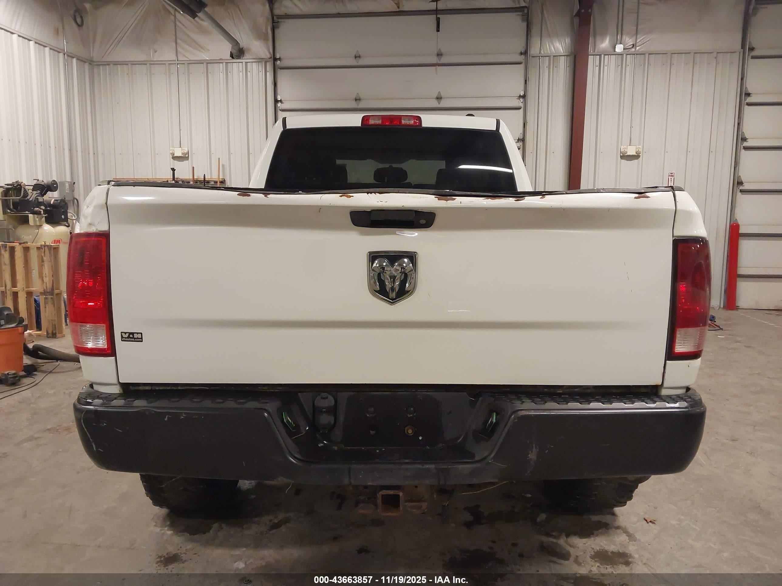 2012 Ram 2500 St White vin: 3C6TD5CT7CG166107
