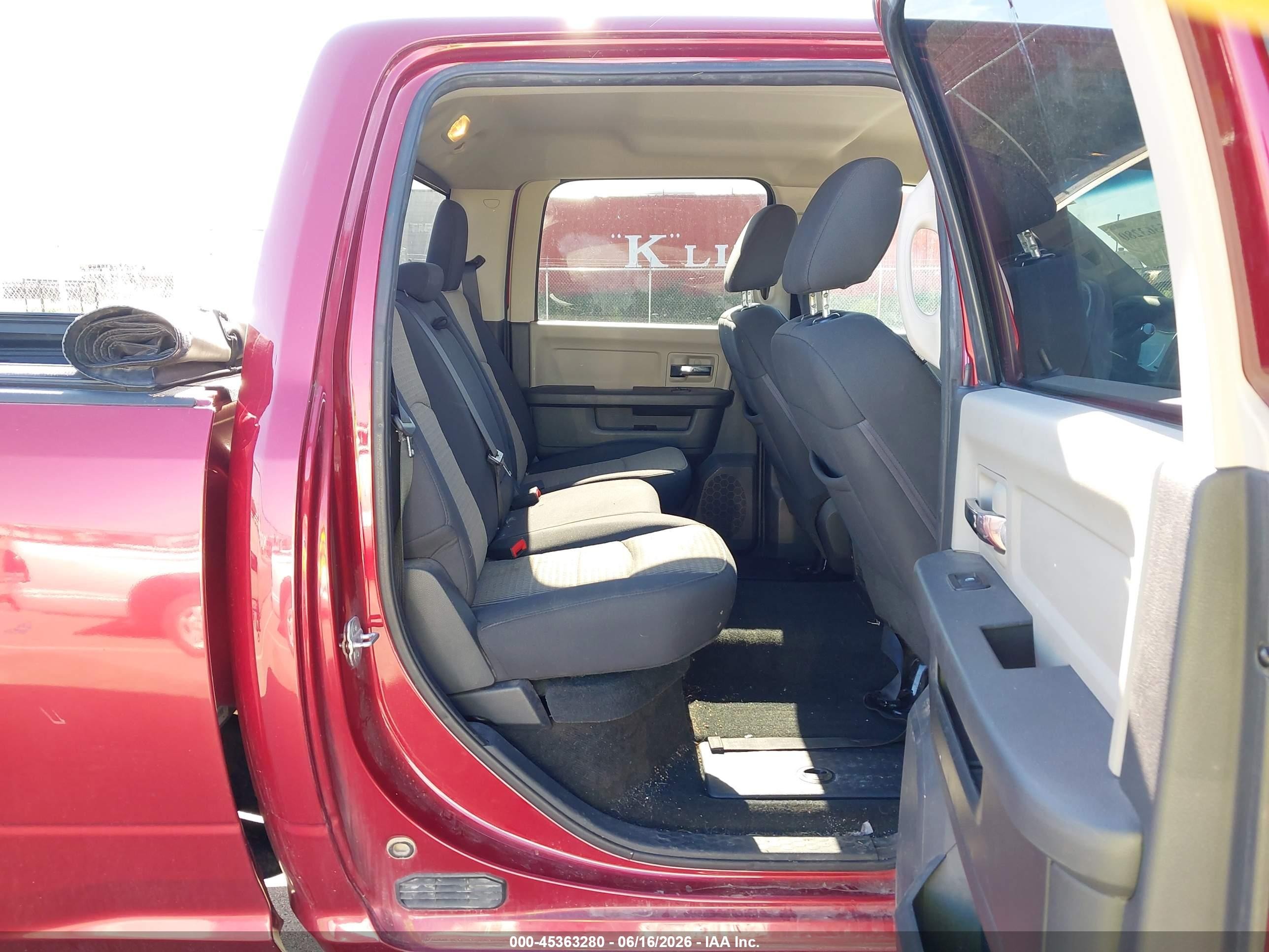 2012 Ram 2500 Slt Red vin: 3C6TD5DT8CG324744