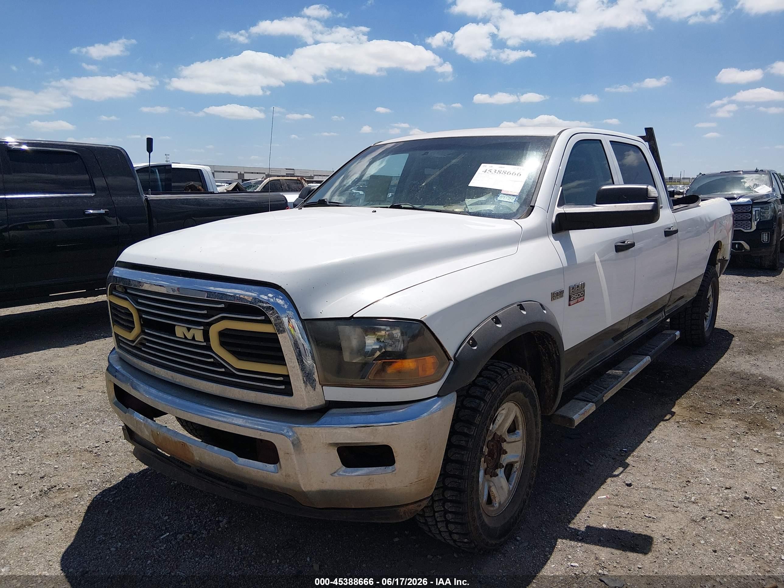 2012 Ram 2500 St White vin: 3C6TD5HT8CG121332