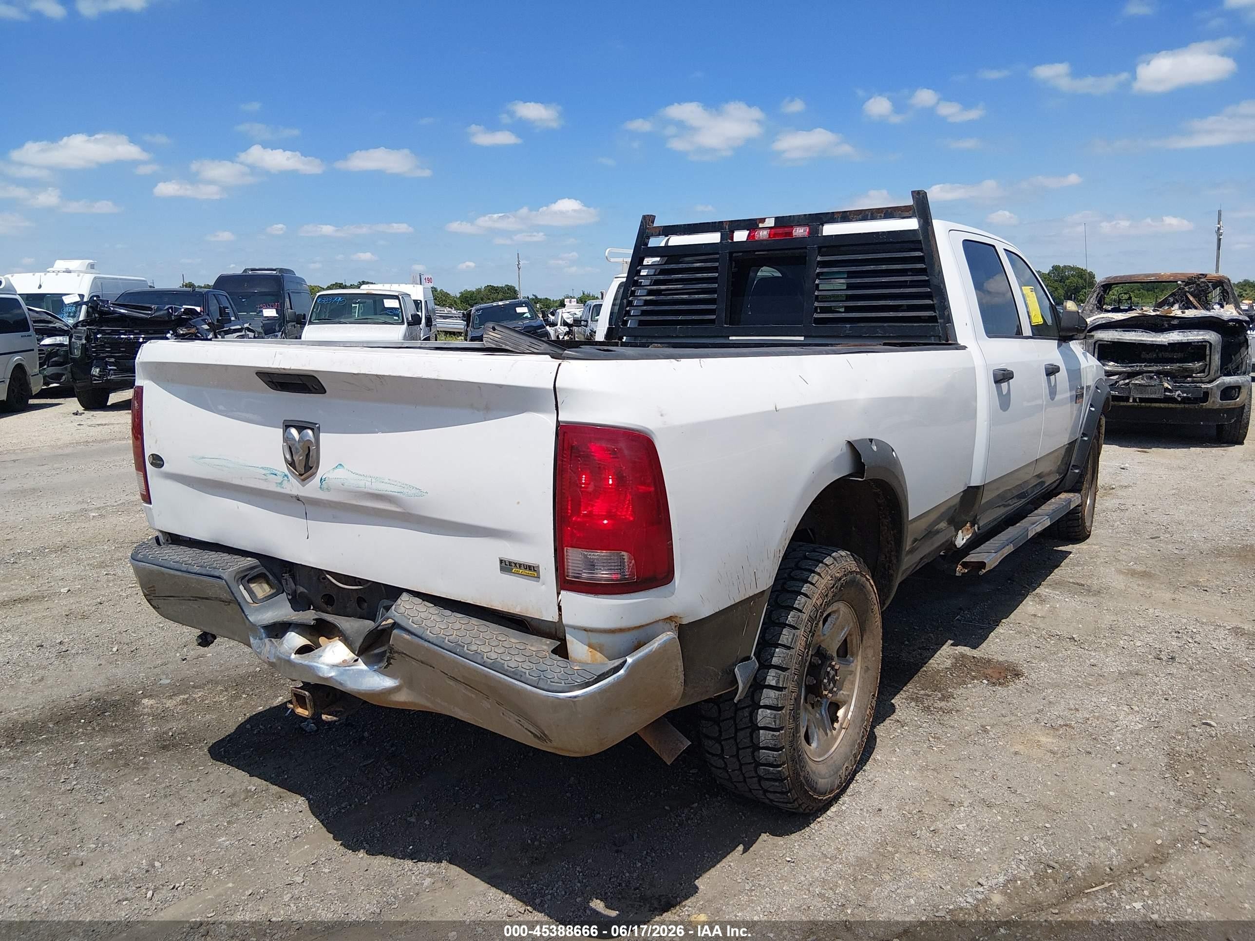 2012 Ram 2500 St White vin: 3C6TD5HT8CG121332