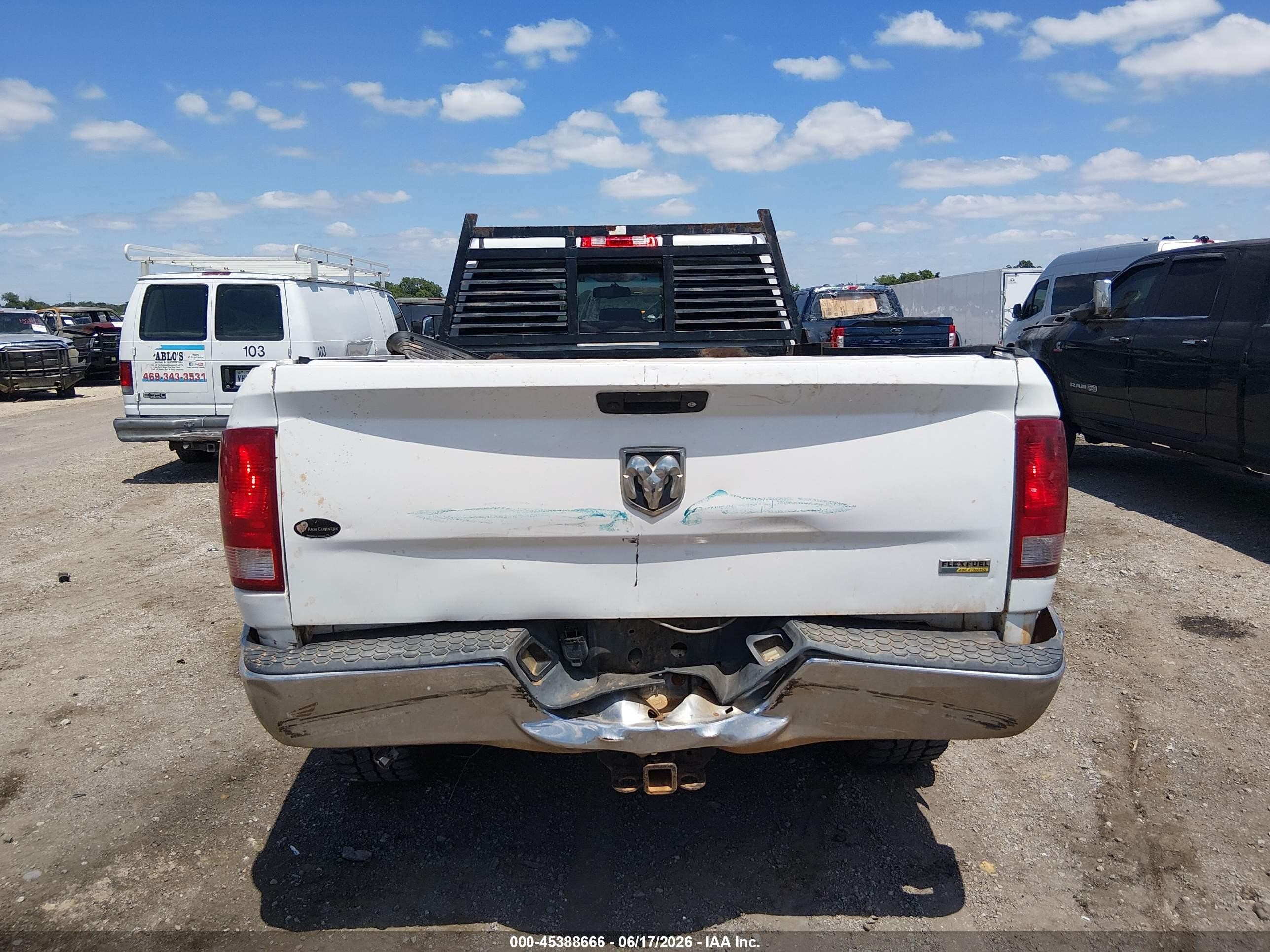 2012 Ram 2500 St White vin: 3C6TD5HT8CG121332