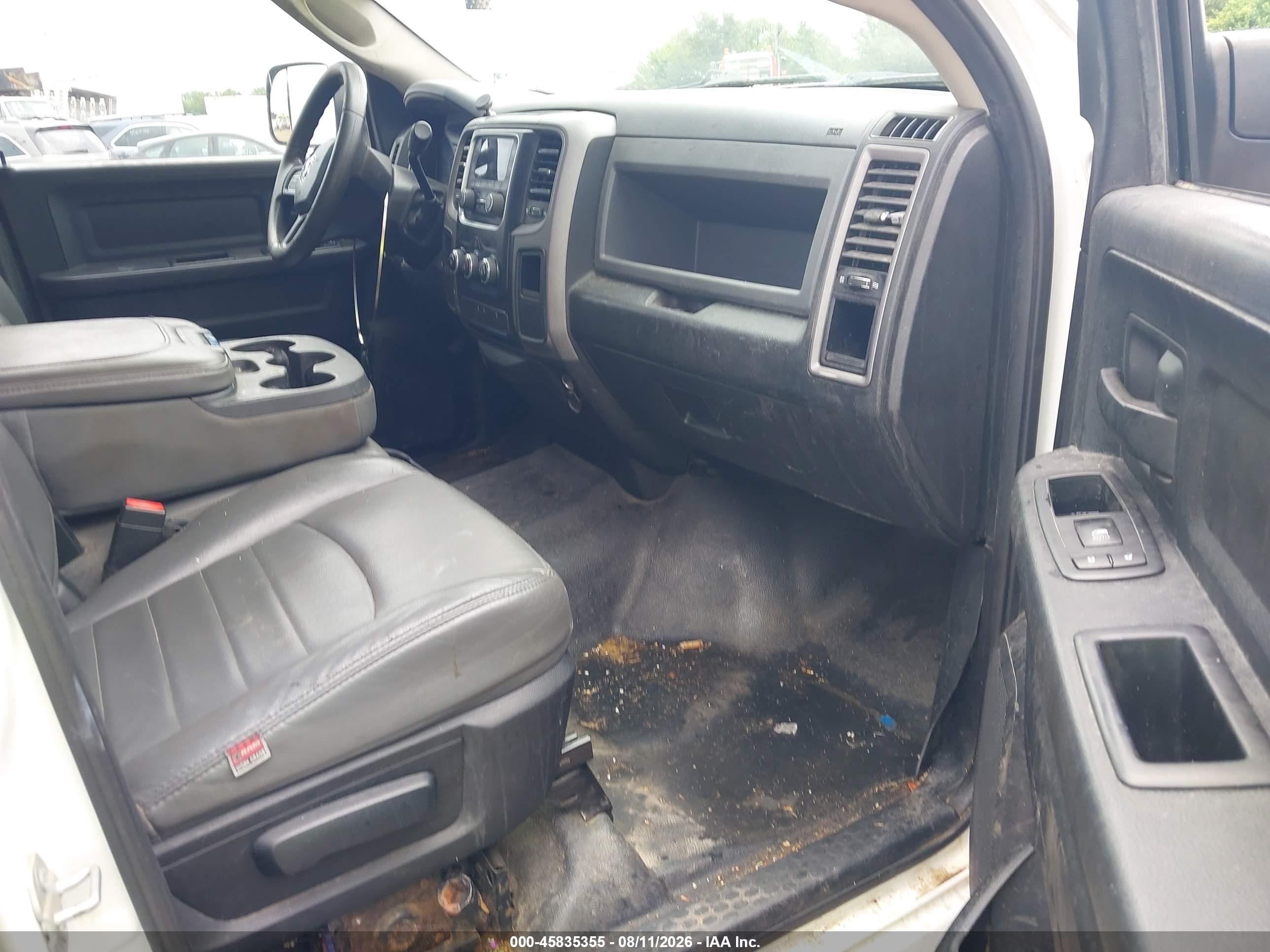 2015 Ram 2500 Tradesman White vin: 3C6TR4HT0FG662343