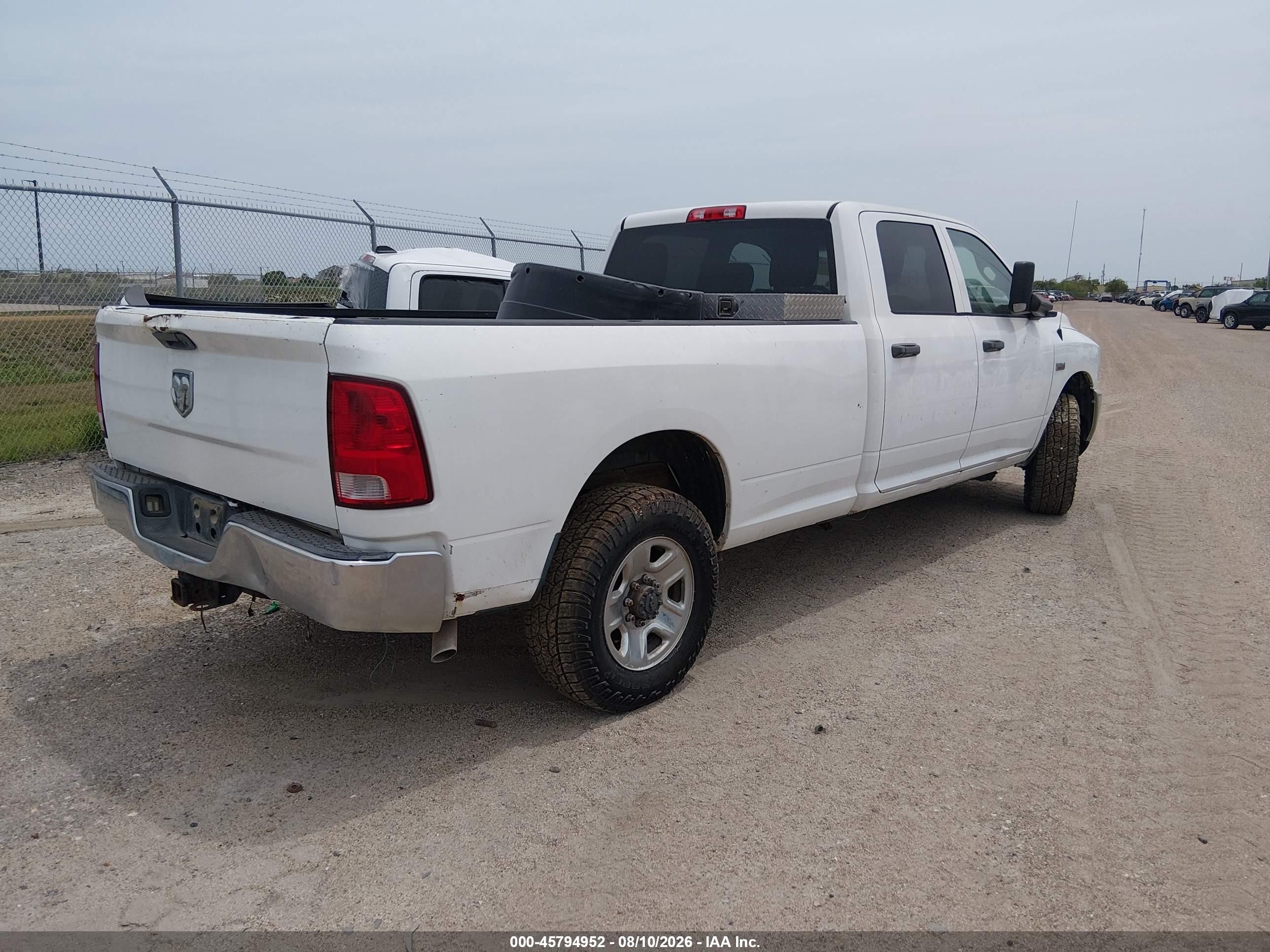 2014 Ram 2500 Tradesman White vin: 3C6TR4HT6EG257084