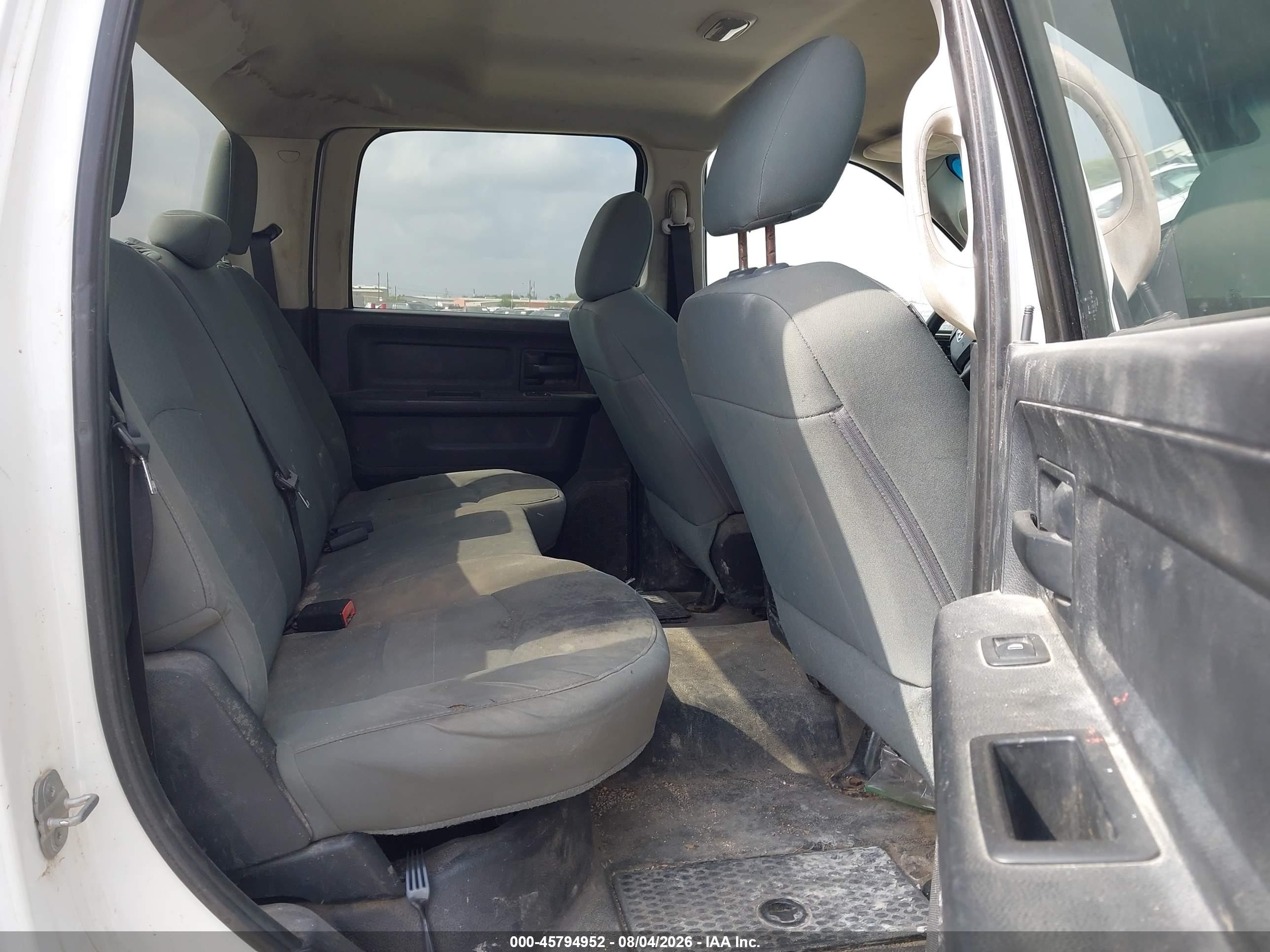 2014 Ram 2500 Tradesman White vin: 3C6TR4HT6EG257084