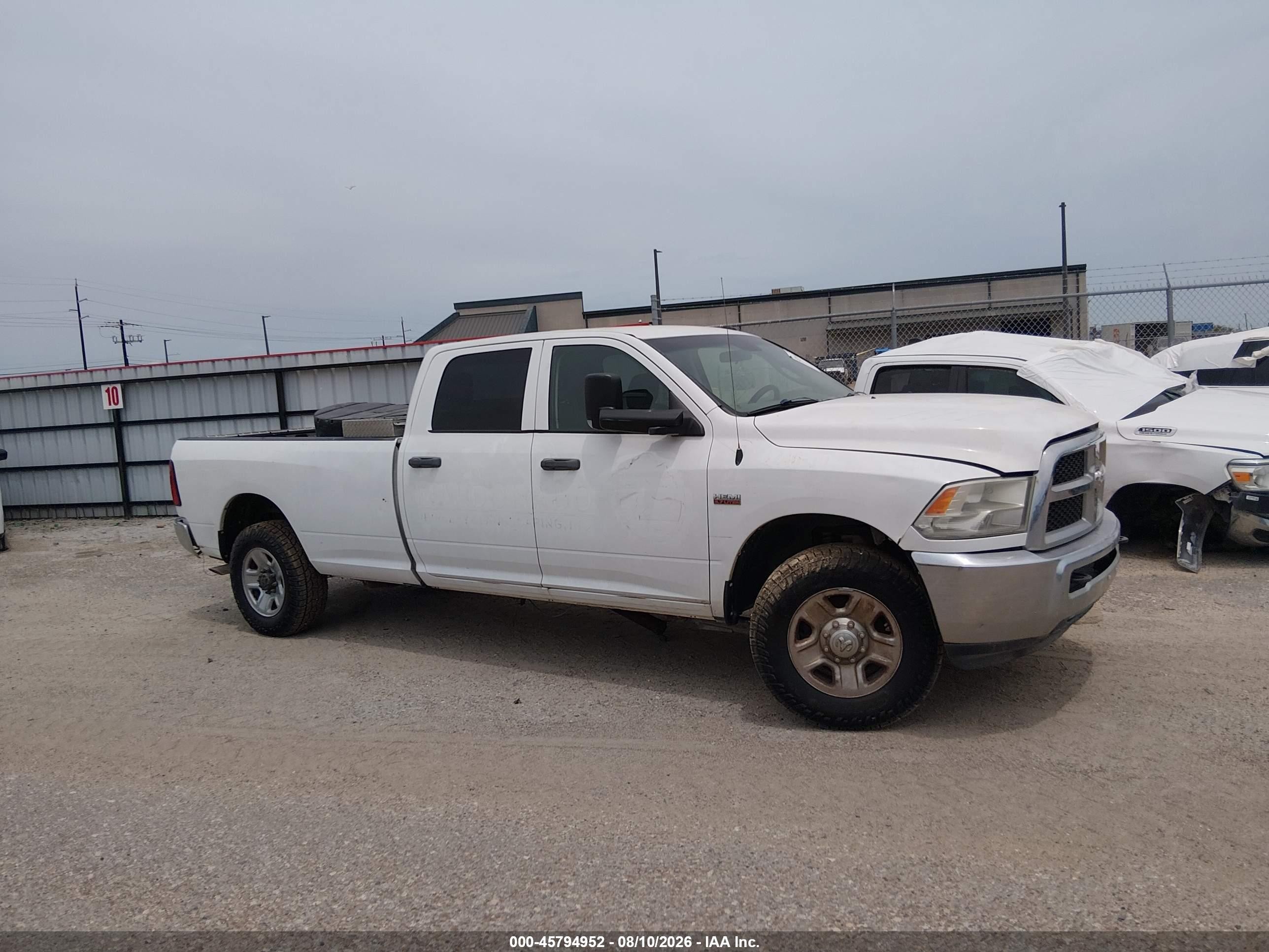 2014 Ram 2500 Tradesman White vin: 3C6TR4HT6EG257084