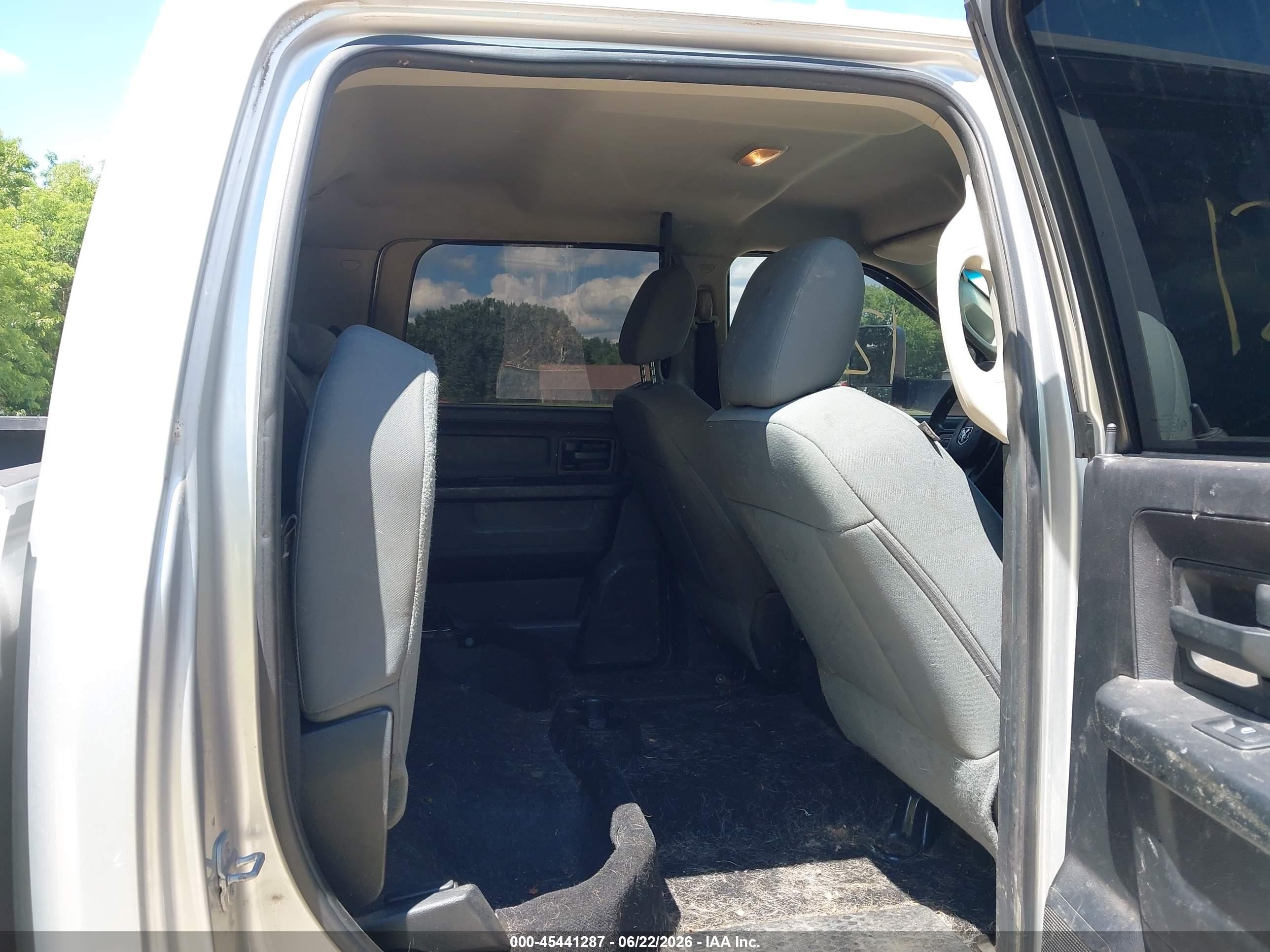 2014 Ram 2500 Tradesman Silver vin: 3C6TR5CT0EG164638