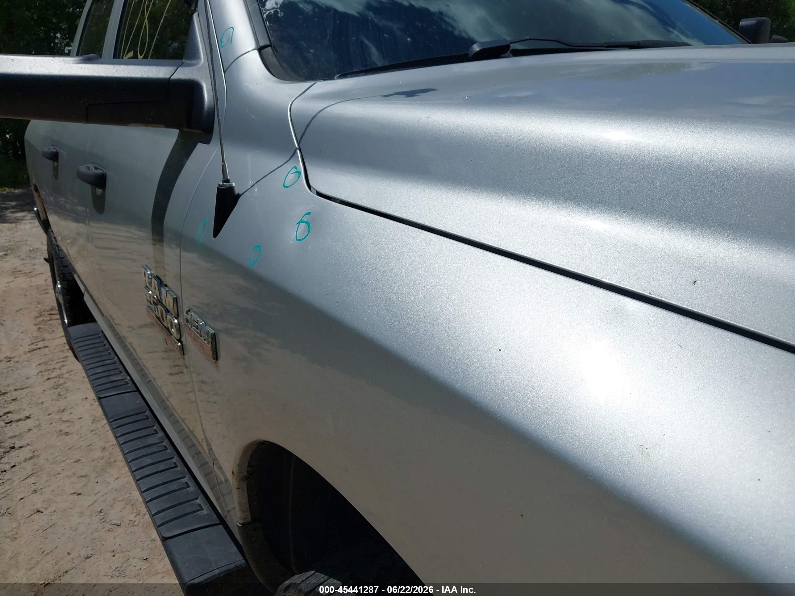 2014 Ram 2500 Tradesman Silver vin: 3C6TR5CT0EG164638