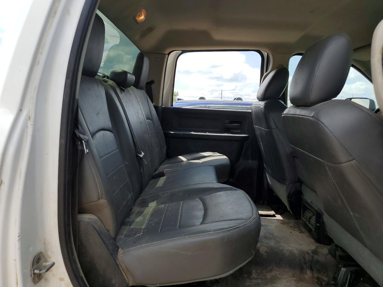 2014 Ram 2500 St White vin: 3C6TR5CT0EG328518