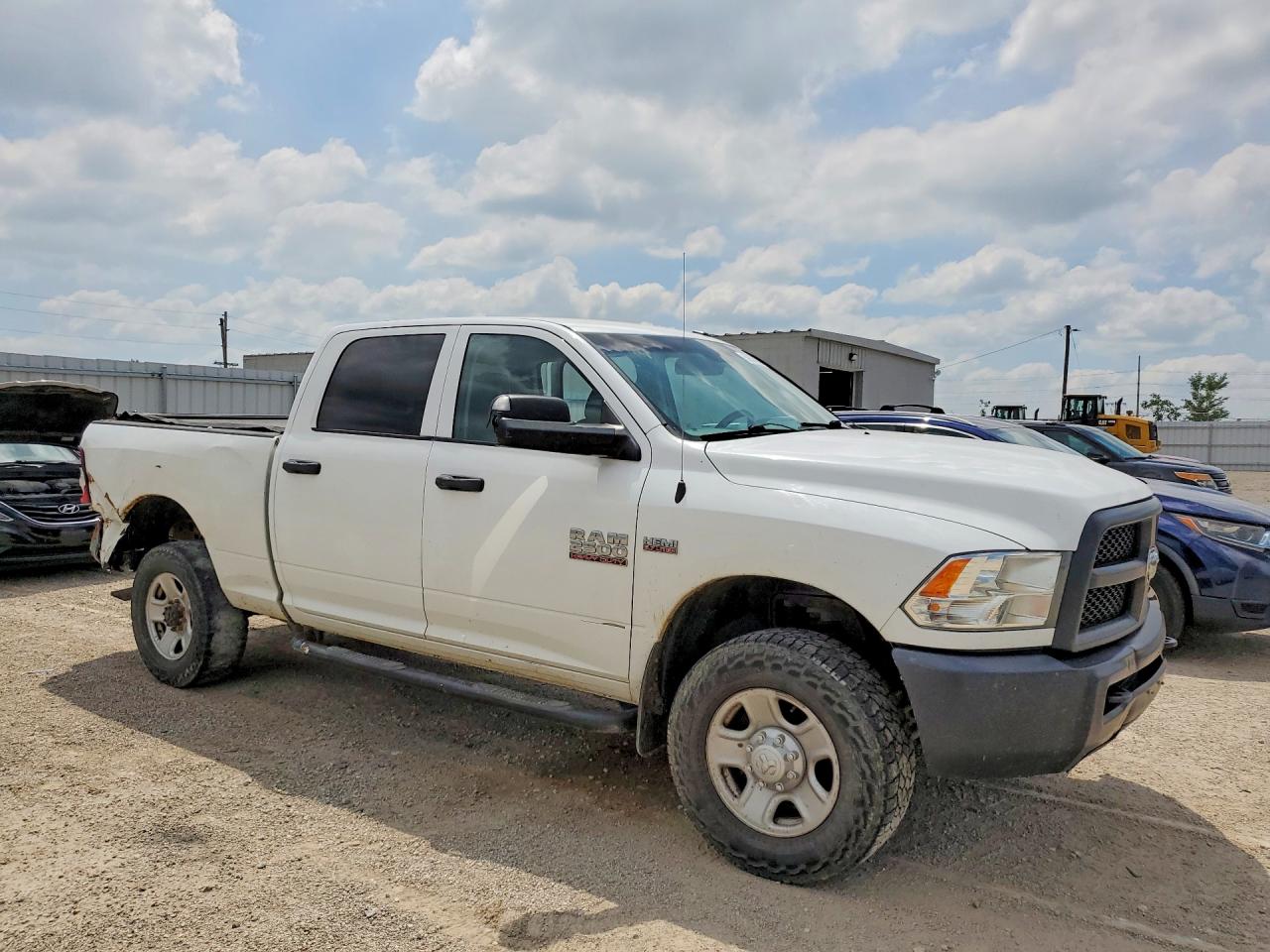 2014 Ram 2500 St White vin: 3C6TR5CT0EG328518