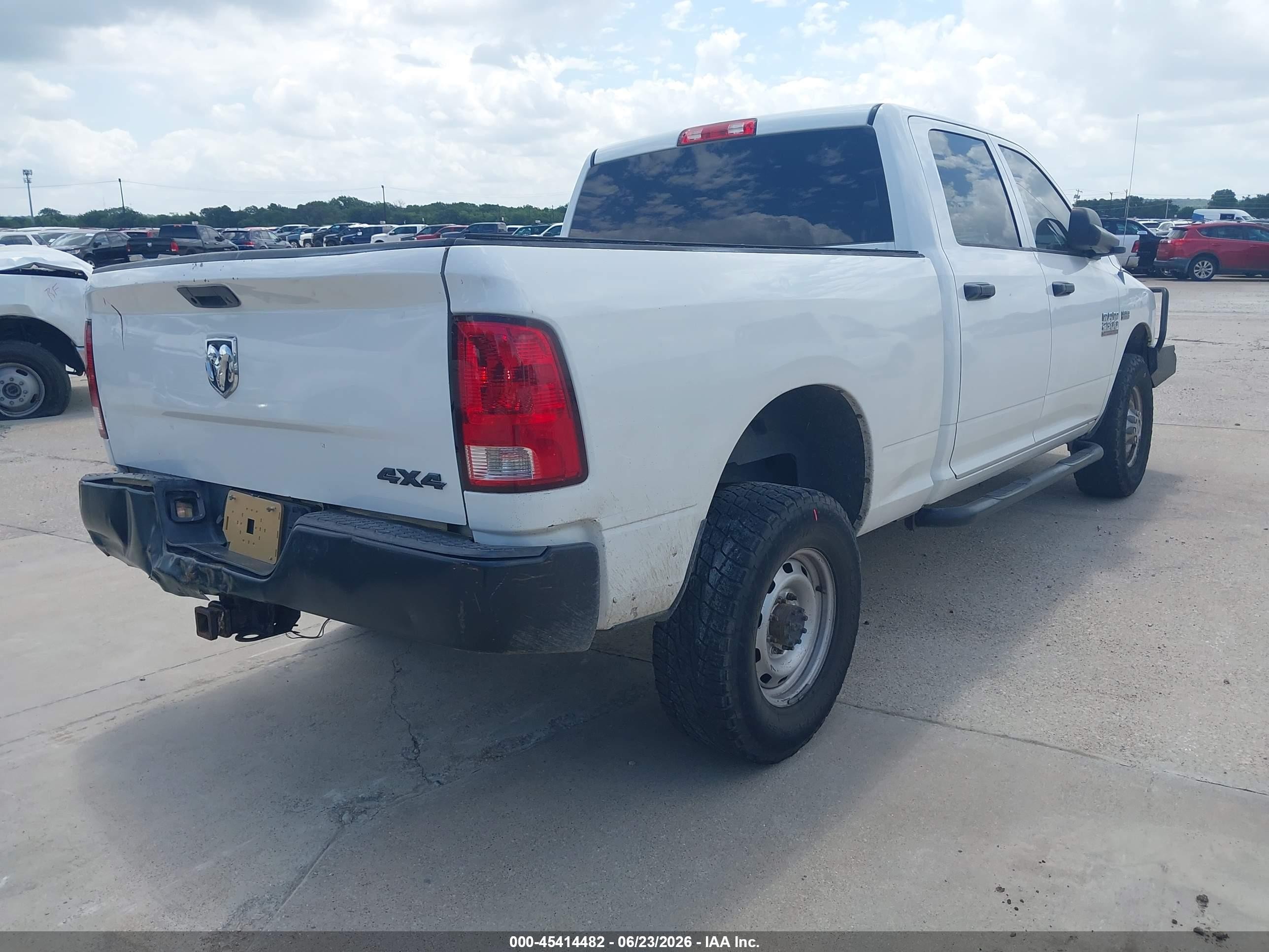 2013 Ram 2500 Tradesman White vin: 3C6TR5CT7DG543120