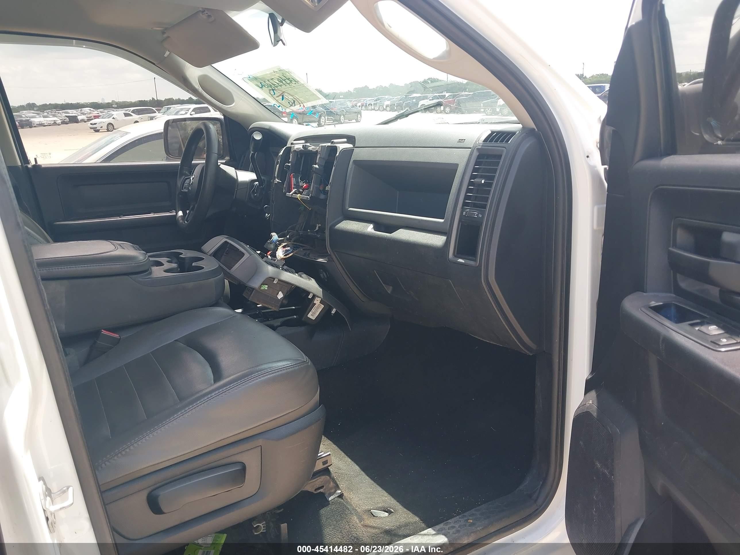 2013 Ram 2500 Tradesman White vin: 3C6TR5CT7DG543120