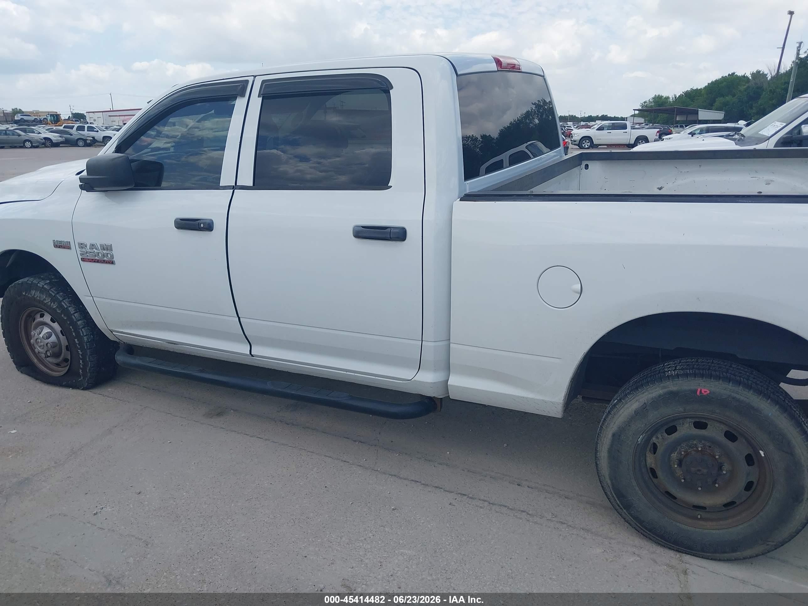 2013 Ram 2500 Tradesman White vin: 3C6TR5CT7DG543120