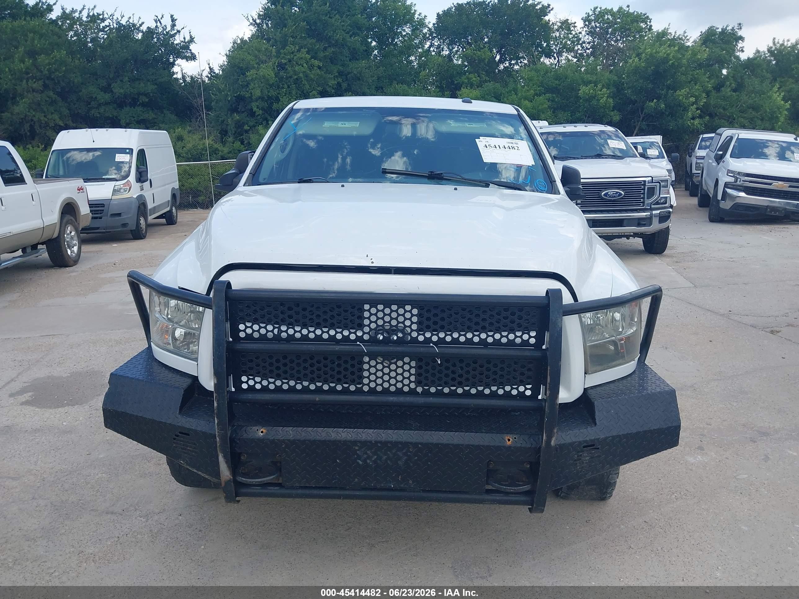 2013 Ram 2500 Tradesman White vin: 3C6TR5CT7DG543120