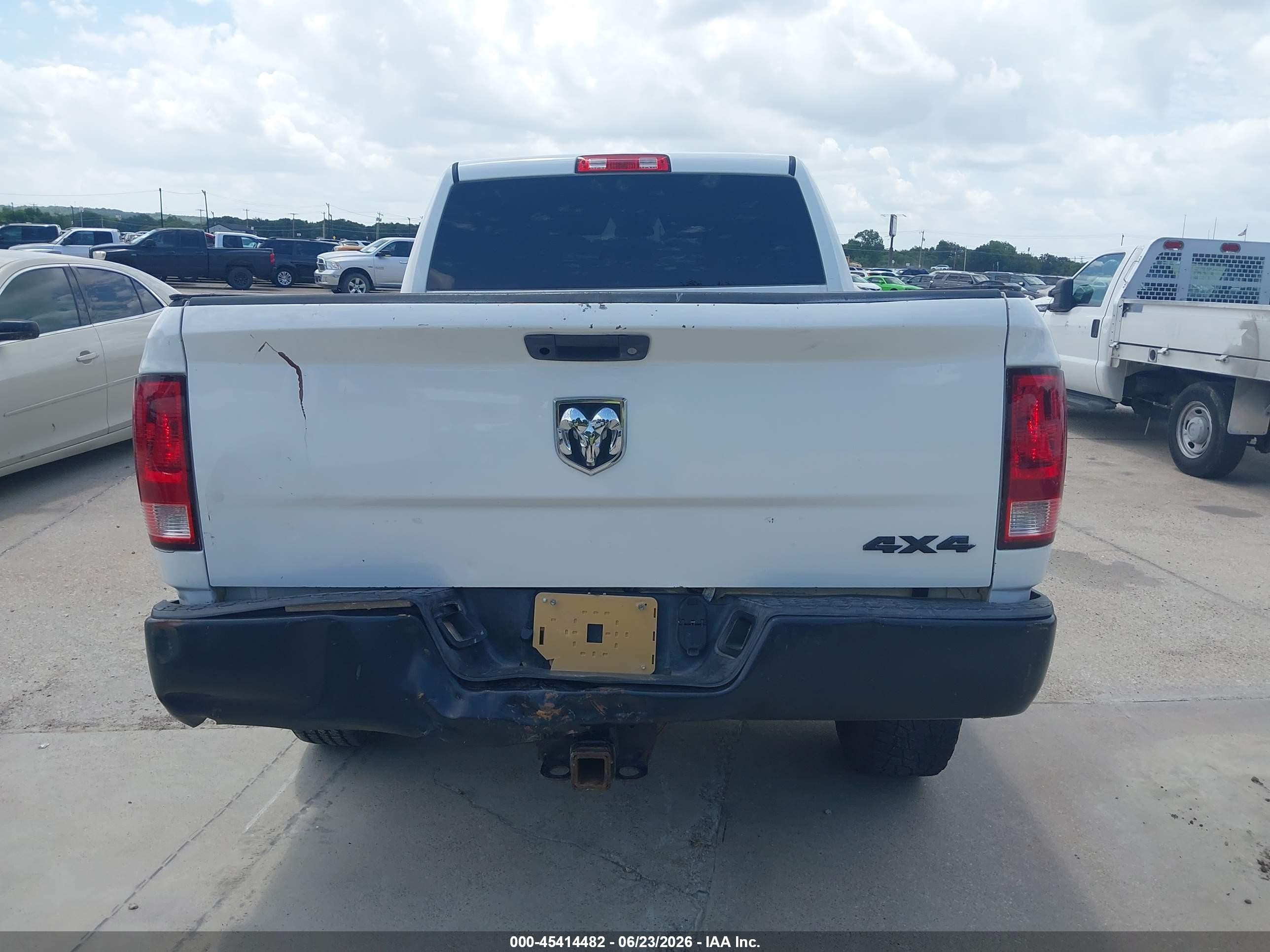2013 Ram 2500 Tradesman White vin: 3C6TR5CT7DG543120