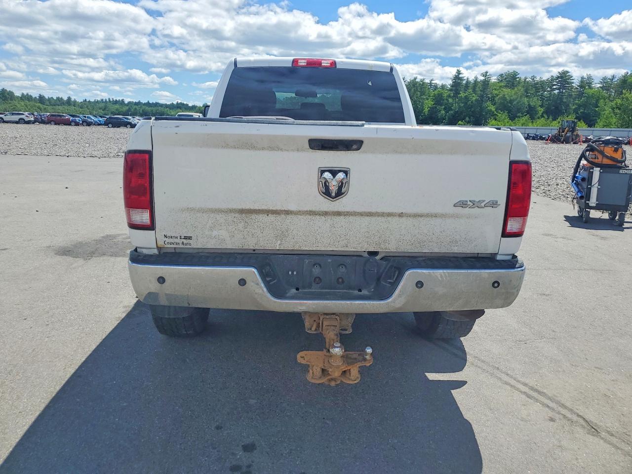 2015 Ram 2500 St White vin: 3C6TR5CT7FG507236