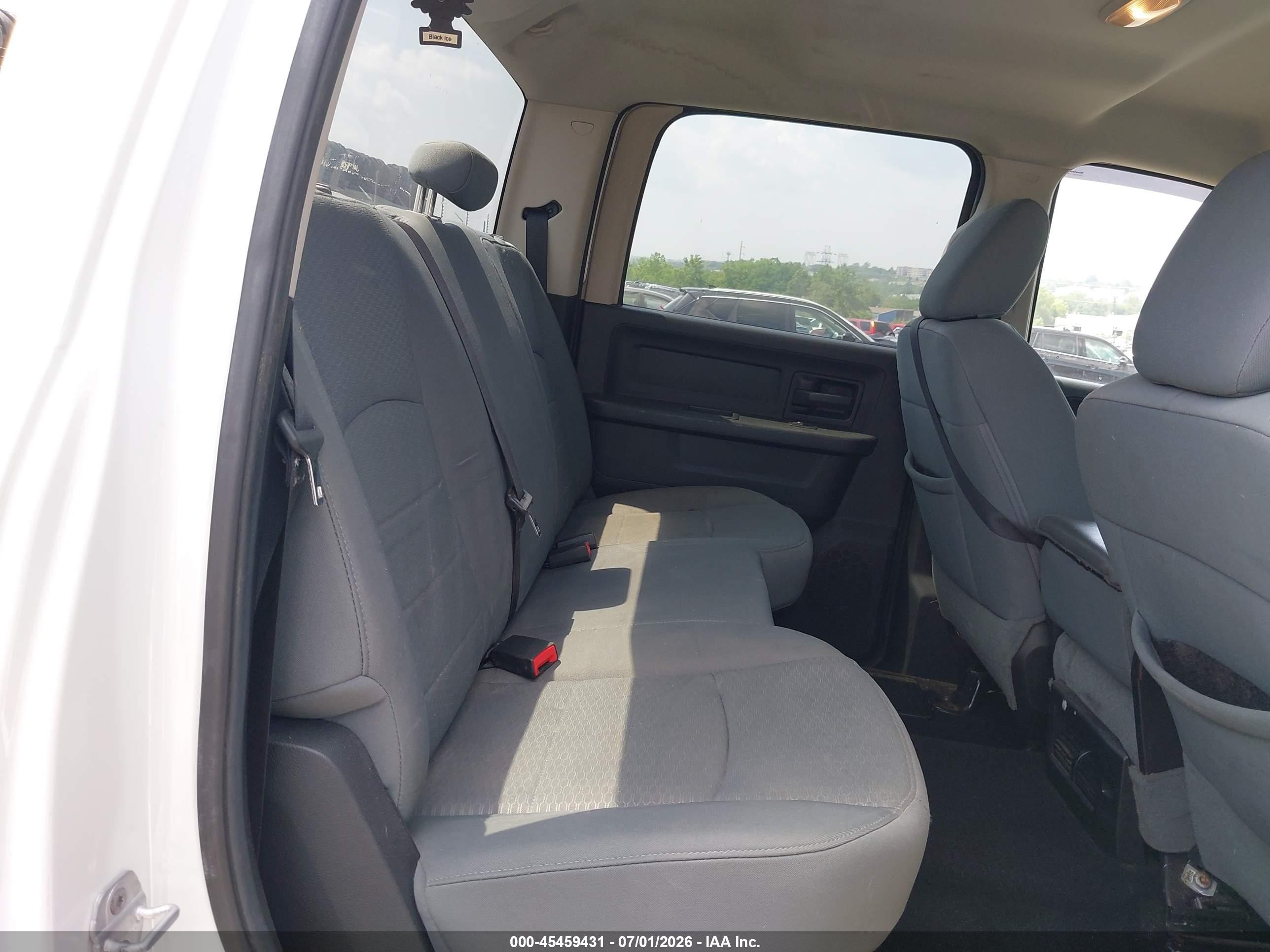 2014 Ram 2500 Tradesman White vin: 3C6TR5CT9EG118564